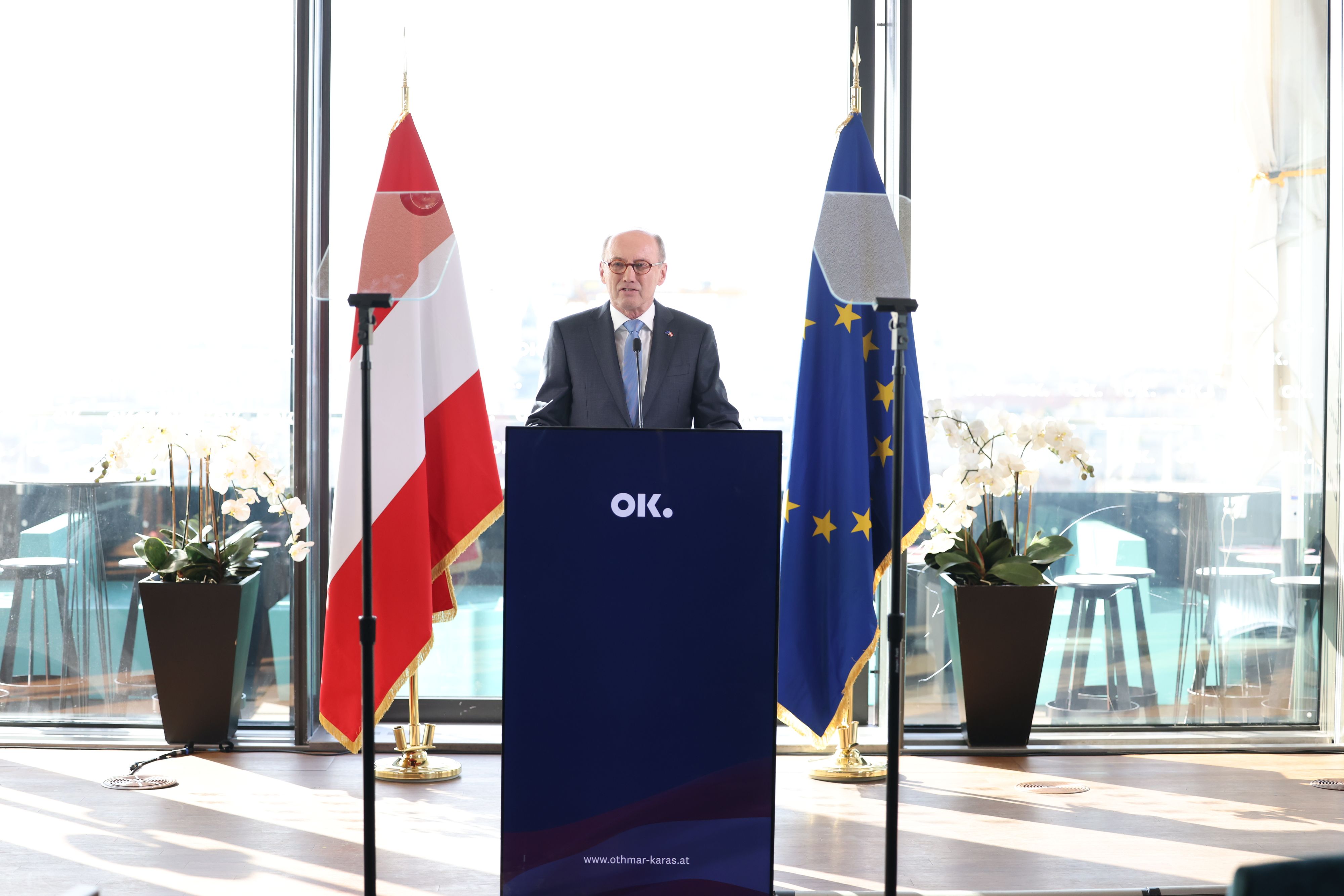 Othmar Karas - hier gibt er sein Polit-Statement ab.