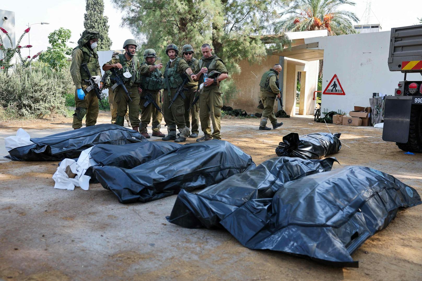 Im Kibbuz Kfar Azza töteten die Hamas-Terroristen unzählige Menschen.