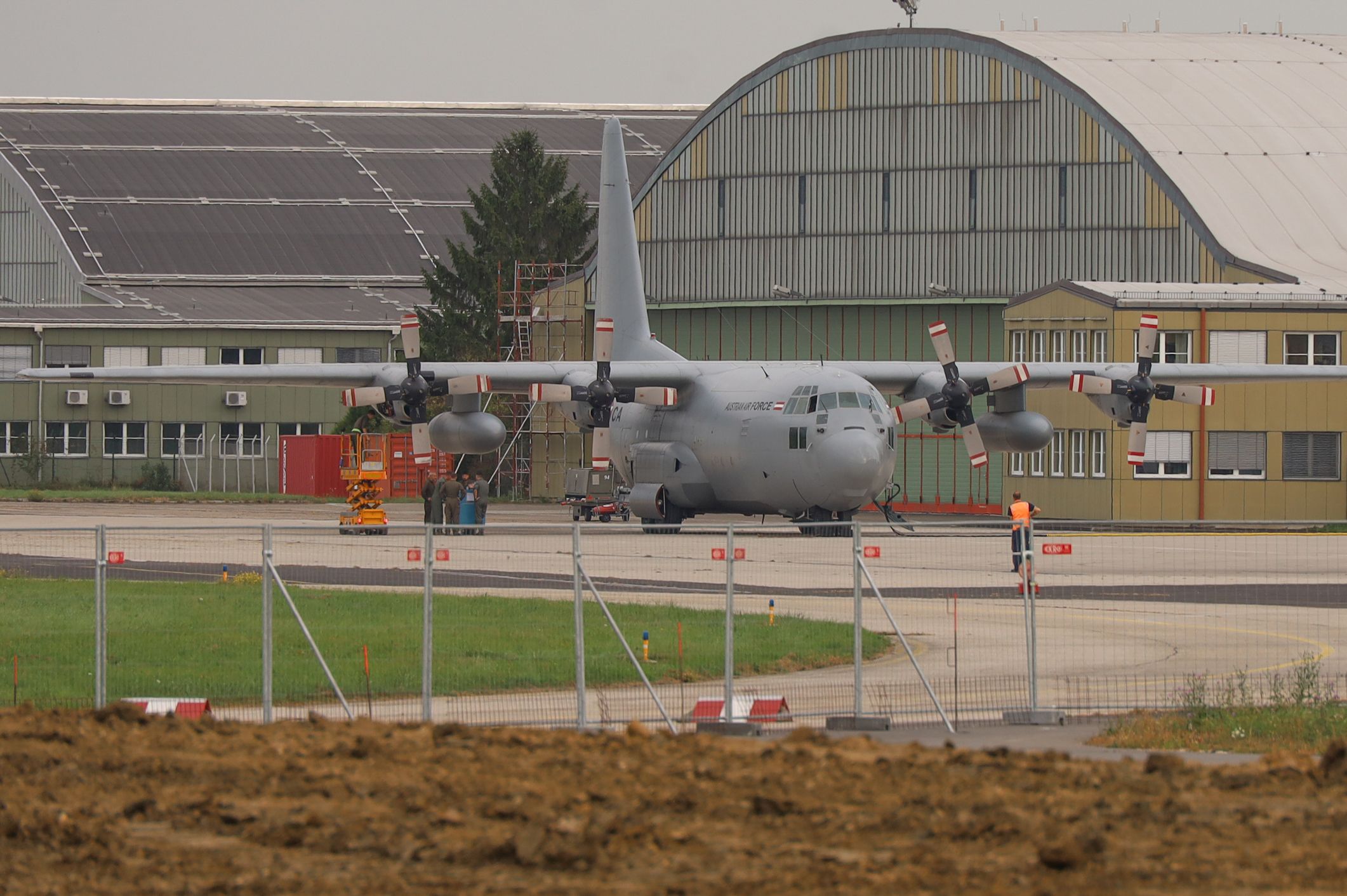 Auch am Donnerstag musste die "Hercules" aufgrund eines technischen Defekts umkehren. 