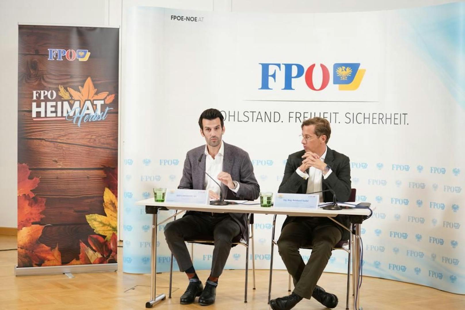 Udo Landbauer und Reinhard Teufel bei Herbstklausur am Donnerstag im Bezirk Baden