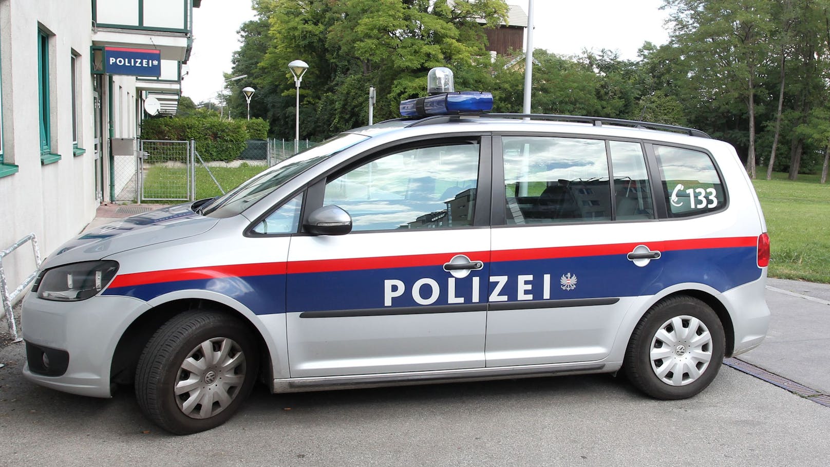 Die Polizei ermittelt im Fall eines schweren Raubes.