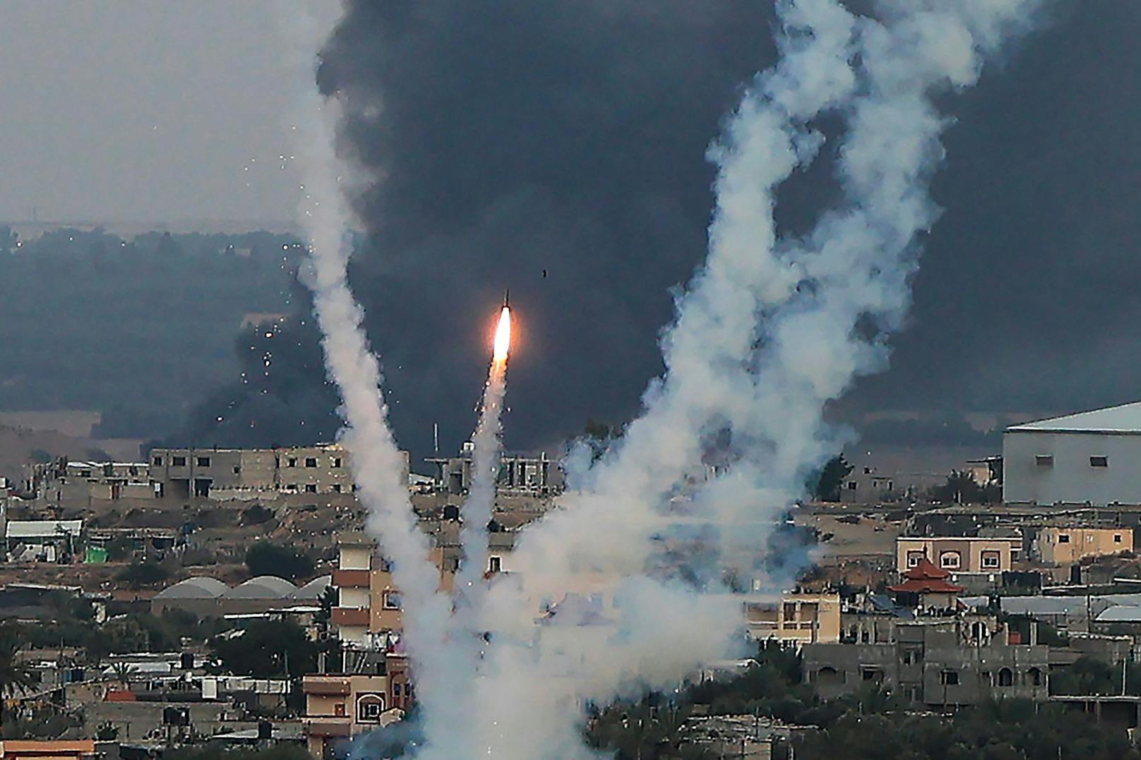 Die Hamas feuerte am 11. Oktober 2023 von Rafah im südlichen Gazastreifen aus Raketen auf Israel ab.&nbsp;