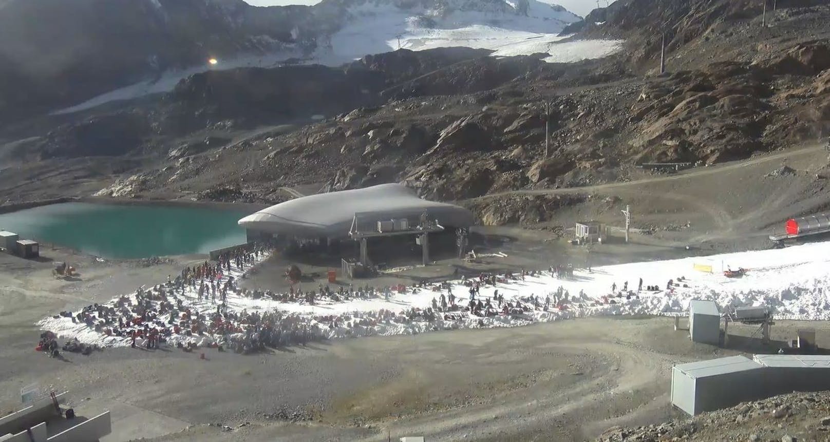 Großer Stau am Donnerstag auf dem Pitztaler Gletscher. 