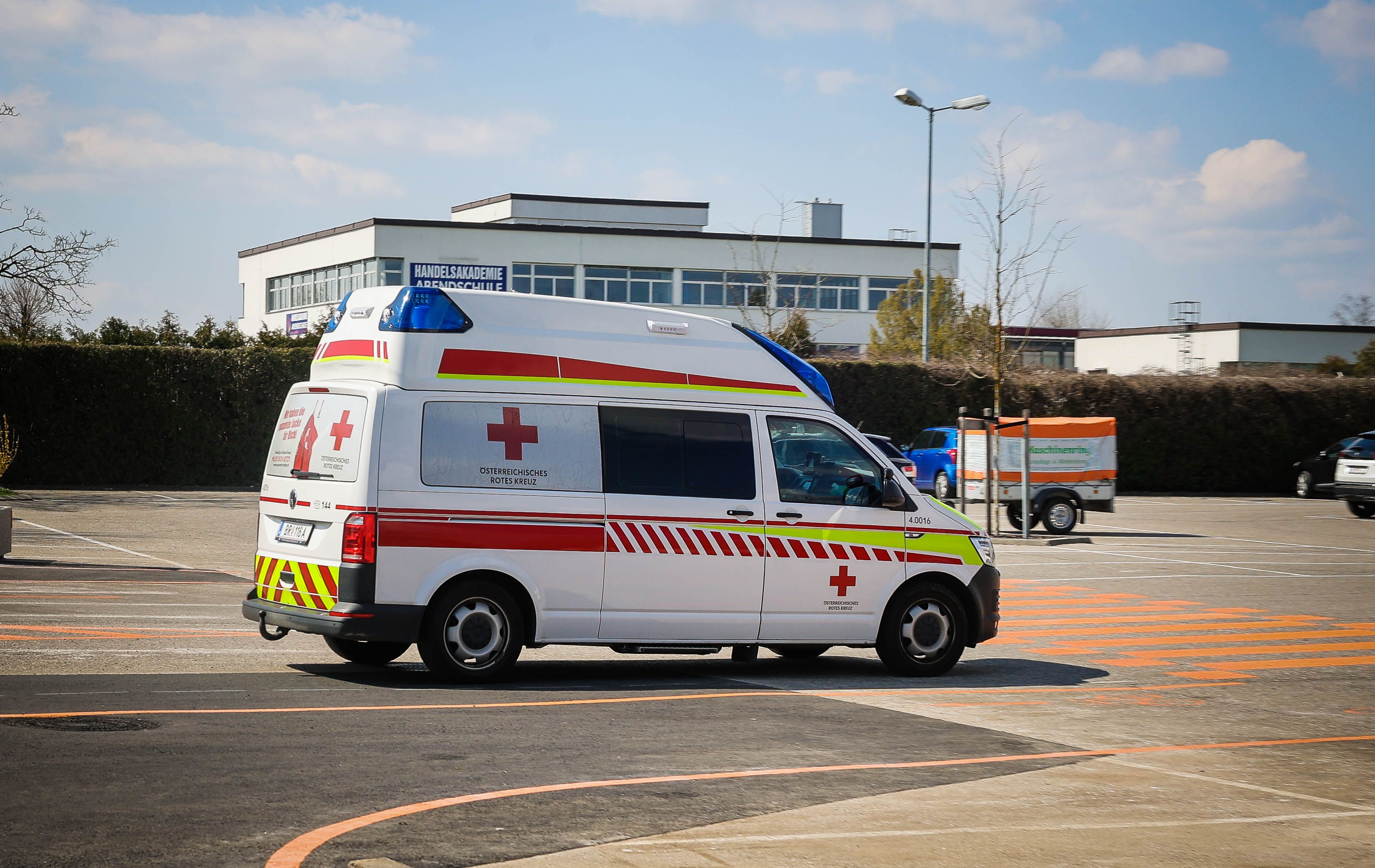 Das Mädchen wurde zur weiteren Behandlung ins Uniklinikum Salzburg gebracht. (Symbolbild)