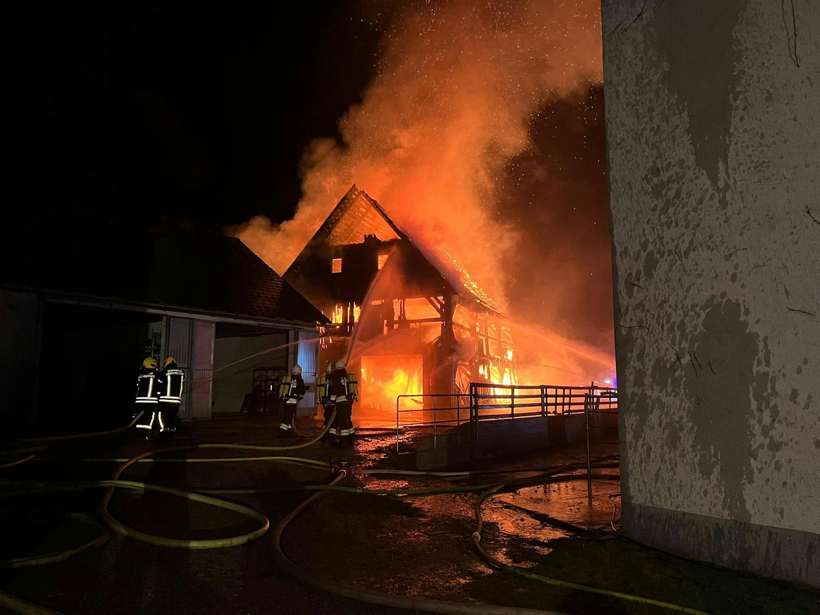 177 Feuerwehrleute standen im Einsatz.