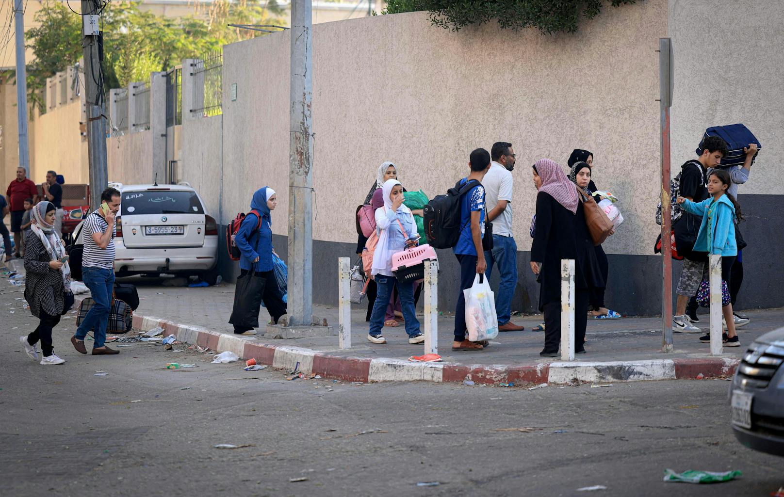 Es gebe außerdem Patienten in Spitälern im Gazastreifen, die sich unter den aktuellen Bedingungen nicht verlegen ließen.