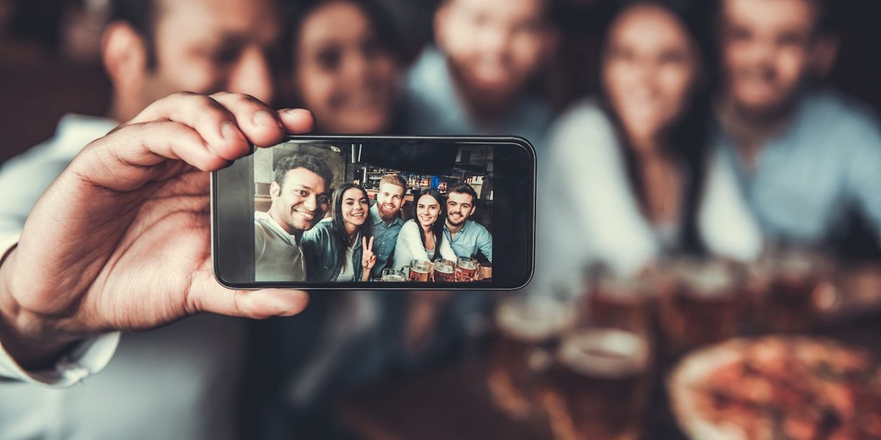 Warum du dich auf Fotos nicht schön findest Science Heute.at