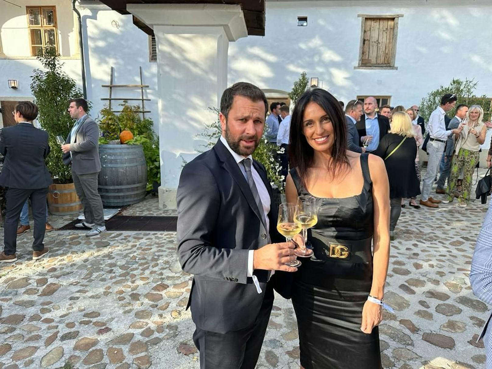 SPÖ-Mann Dornauer mit seiner Meloni-Frau im Burgenland