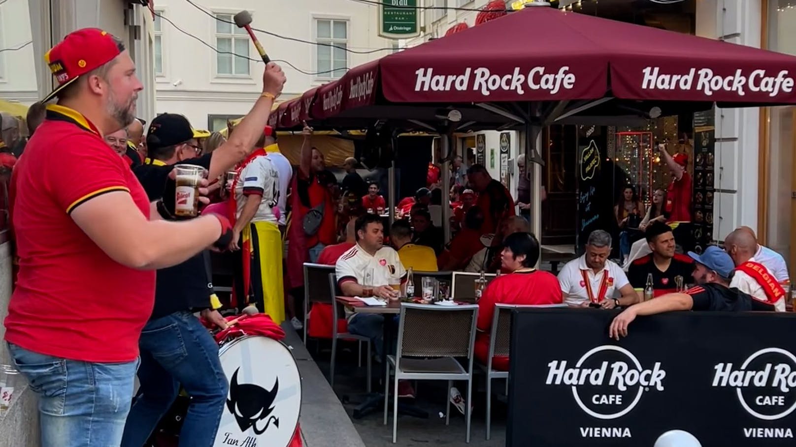 Party-Stimmung in der Wiener City: Belgien-Fans geben schon richtig Gas