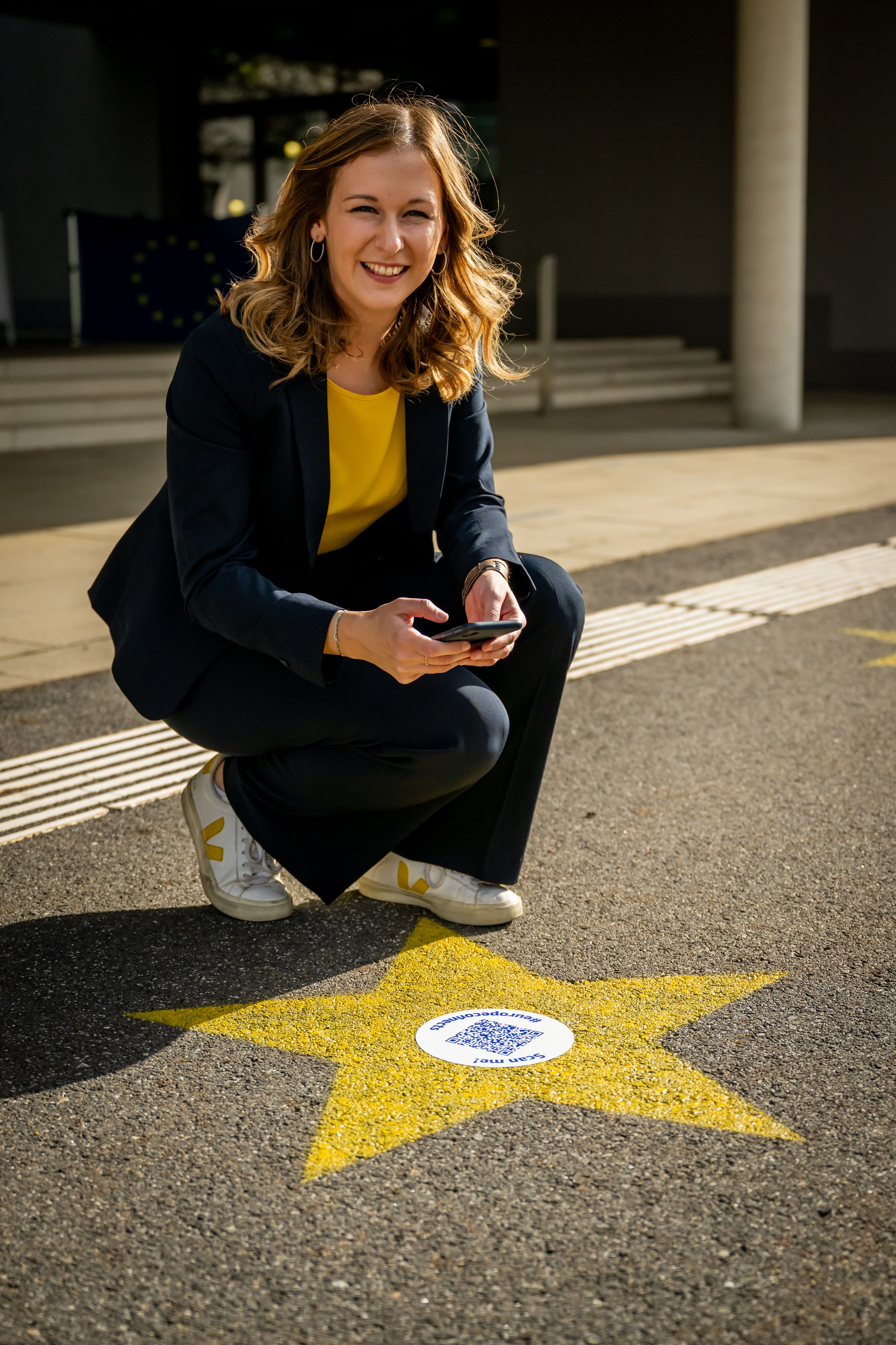 Auf den Sternen befinden sich QR-Codes zum Scannen.