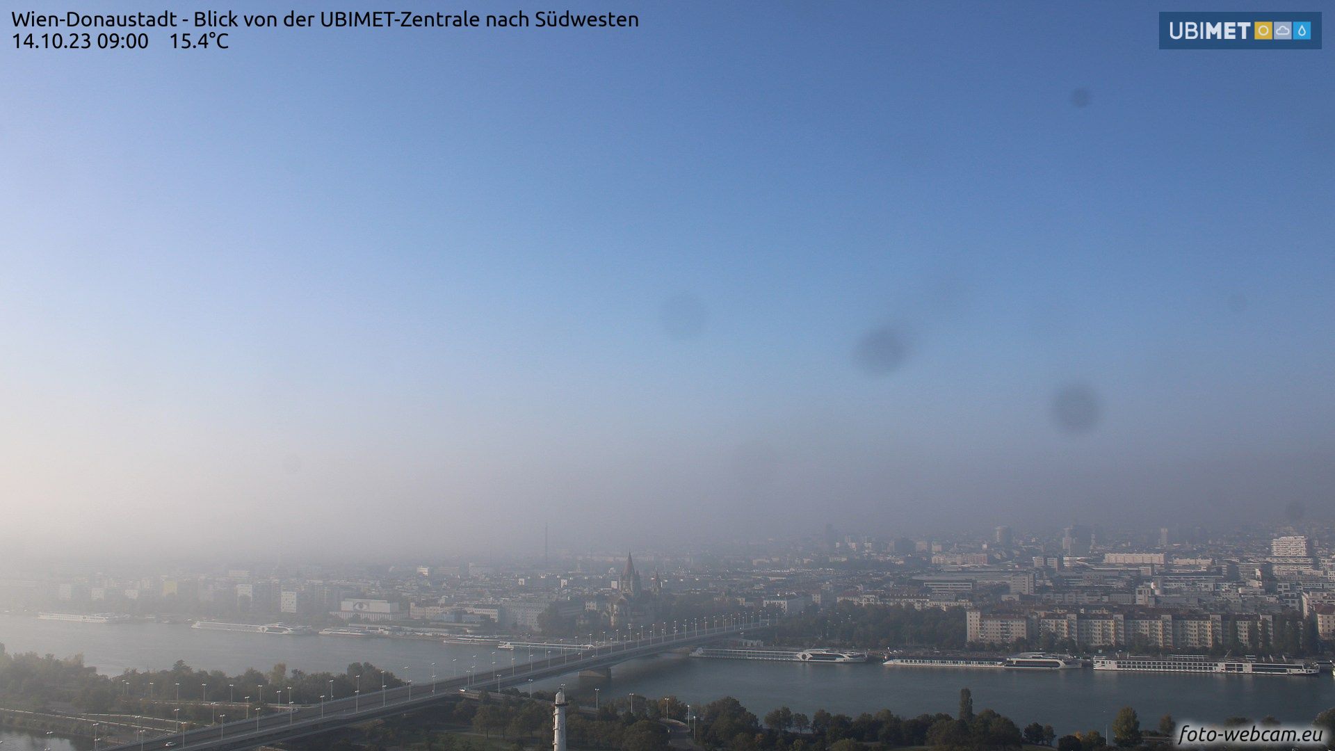Der Morgennebel lichtet sich am Samstag über Wien und strahlend blauer Himmel kommt zum Vorschein.