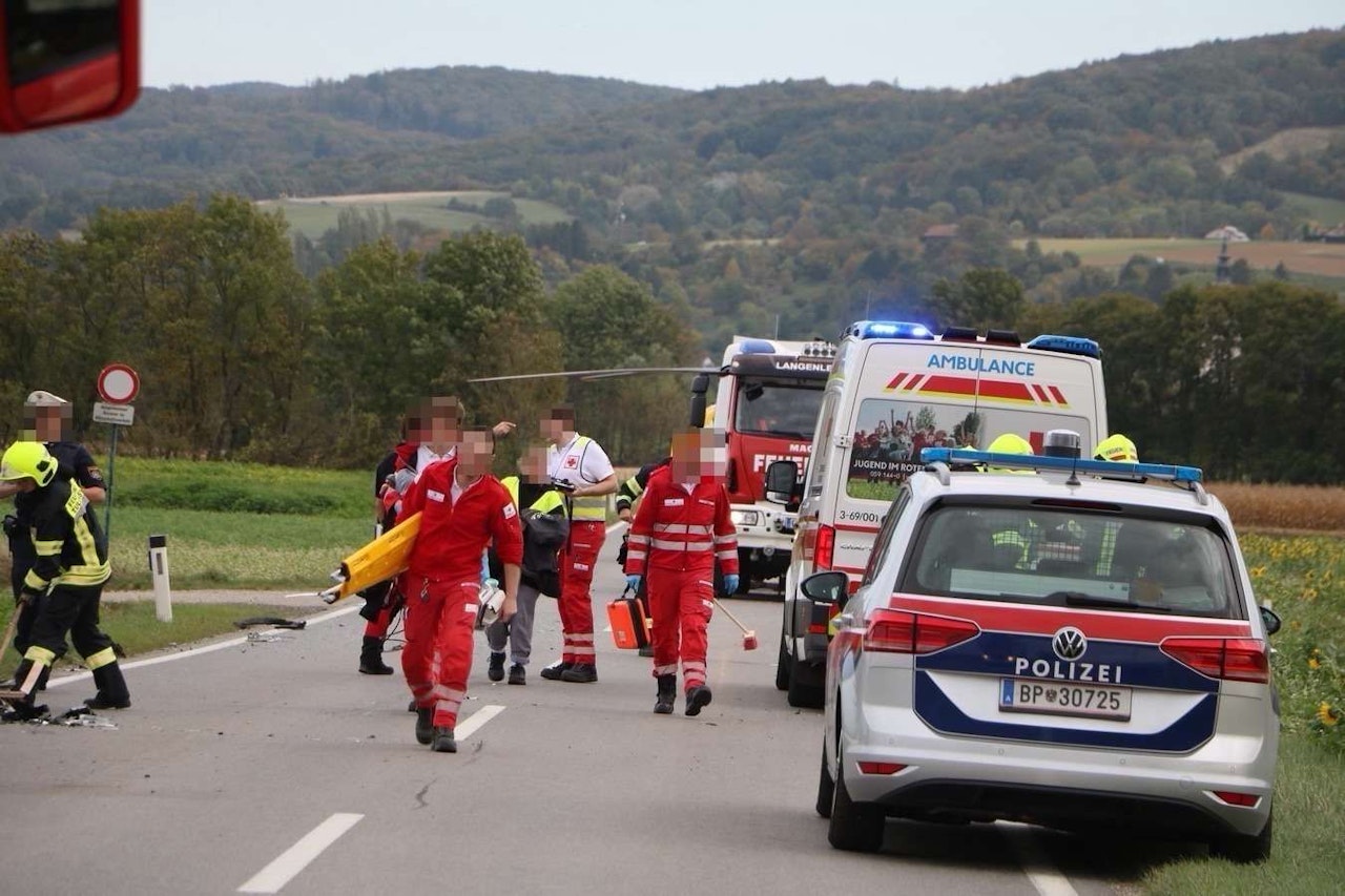 Heute.at - Senior wollte Bus überholen, verursacht heftigen Crash