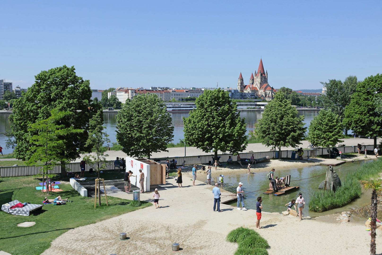 Blick auf den Wasserspielplatz auf der Donauinsel. Archivbild