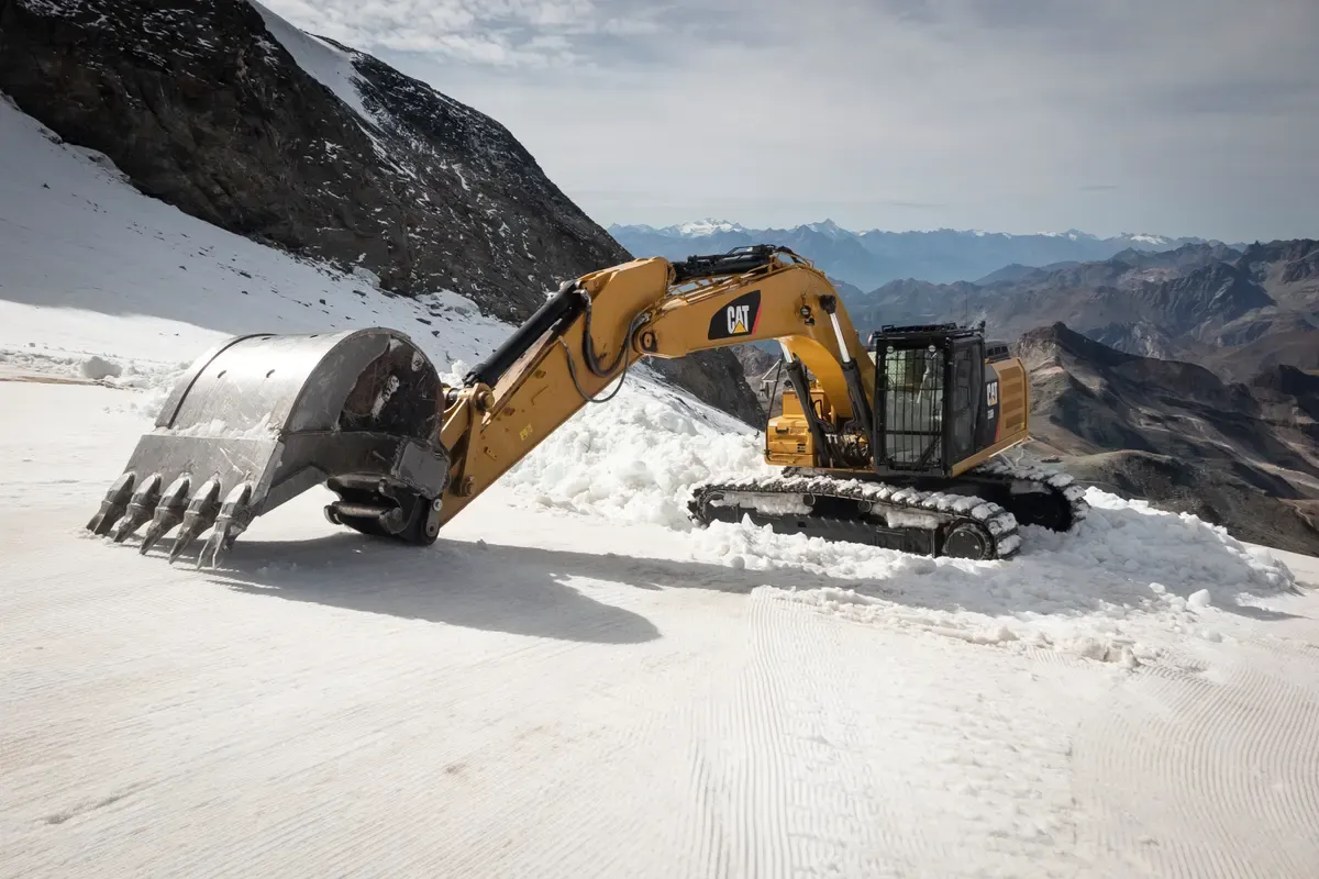 Bagger zermalmen Gletscher