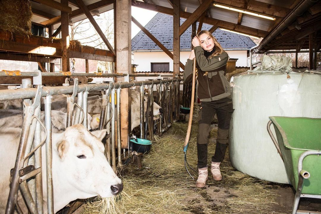 Cheyenne Ochsenknecht lebt mit Ehemann Nino in Dobl bei Graz auf einem Bauernhof.