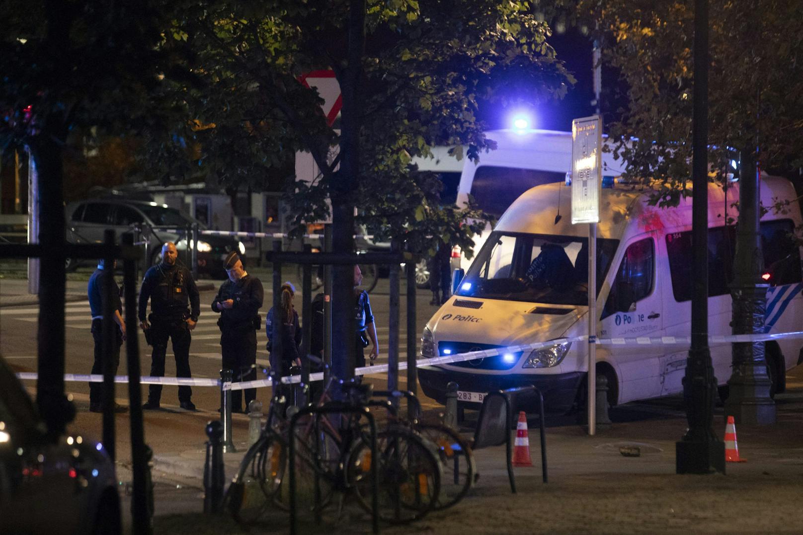 Fußball-Fans in Brüssel getötet! Polizei jagt Attentäter