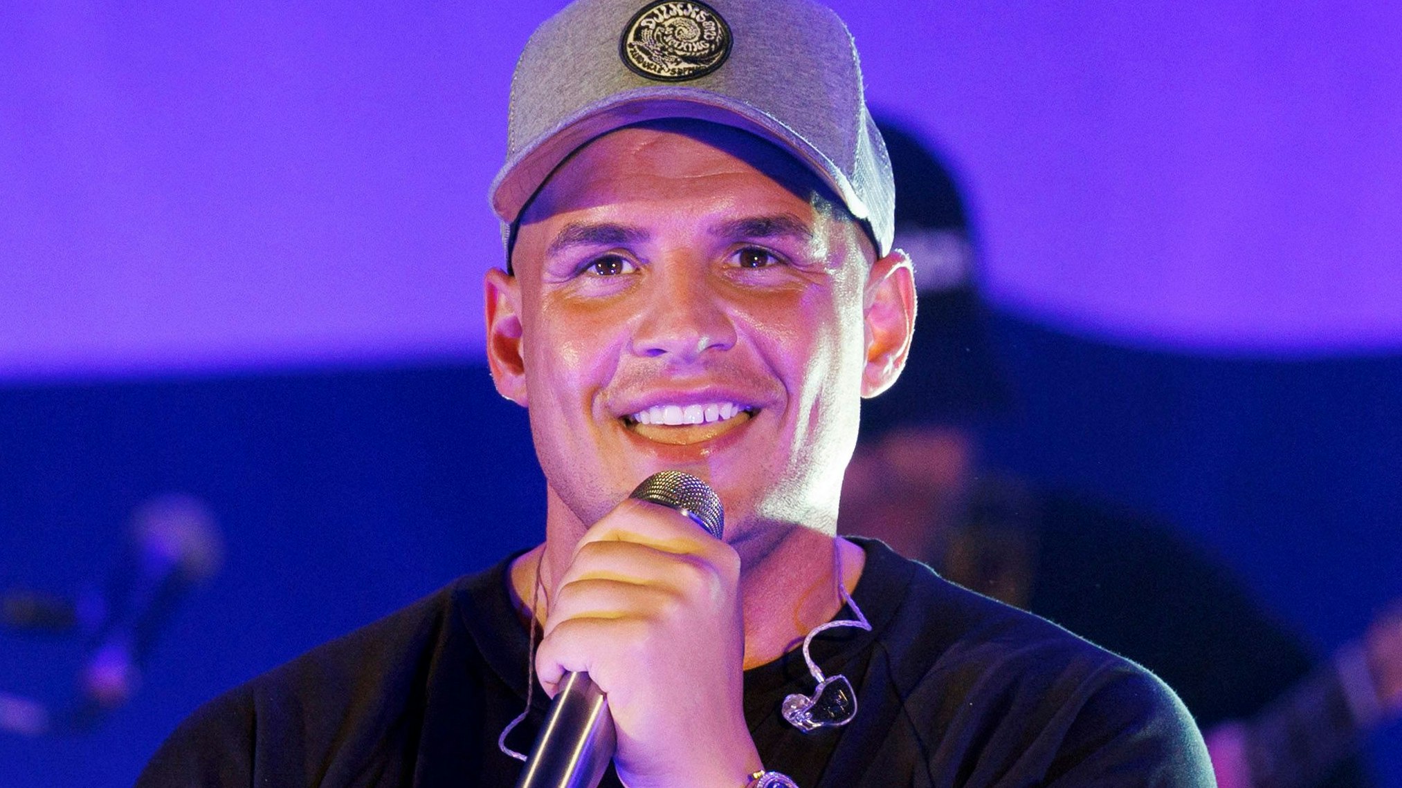 Pietro Lombardi fotografiert sich gerne ohne Kleidung.