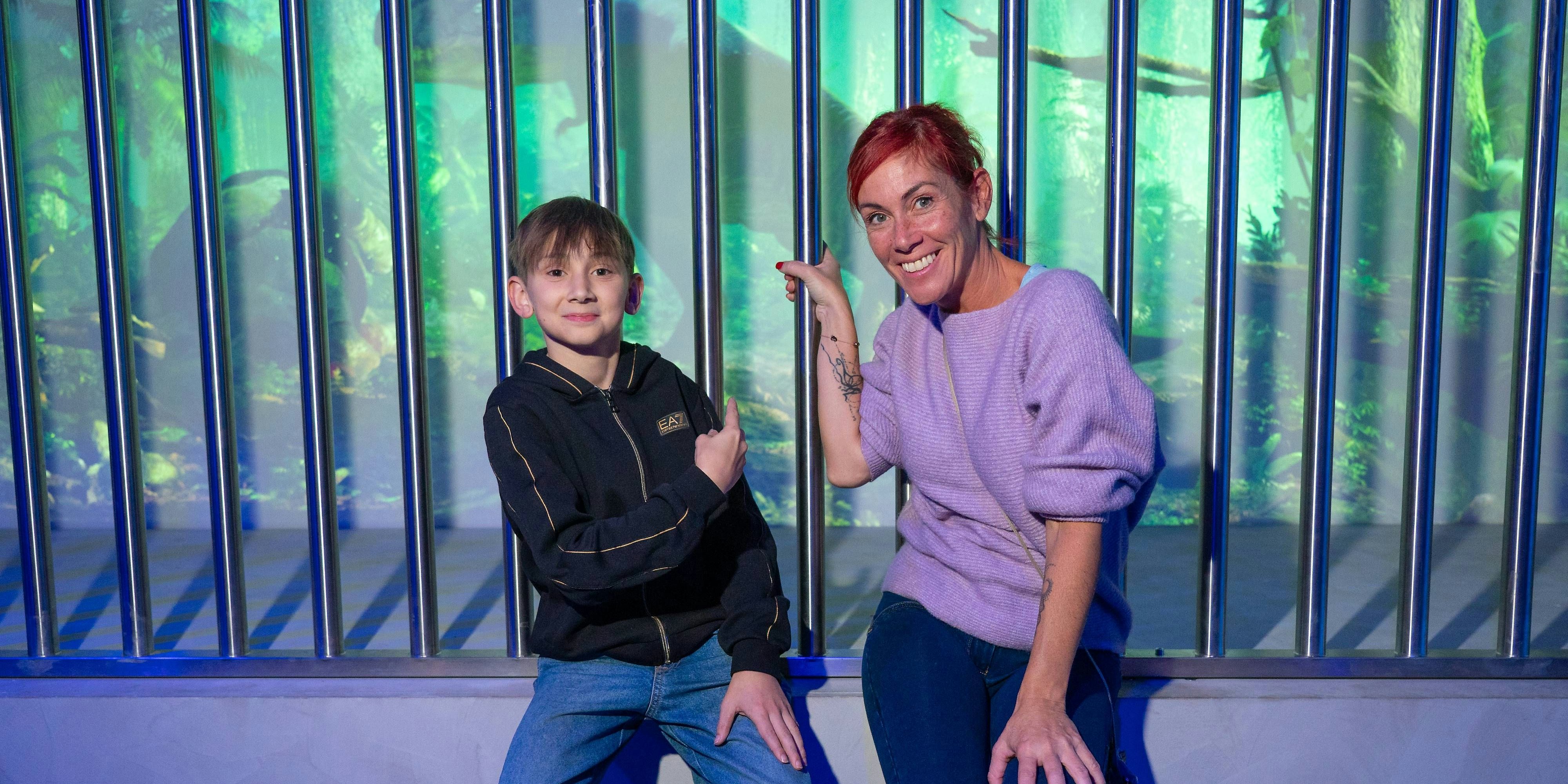 Beim VIP-Opening "Jurassic - The Immersive Experience" im - Immersive:Wien dabei: Adriana Zartl und ihr Sohn Luca