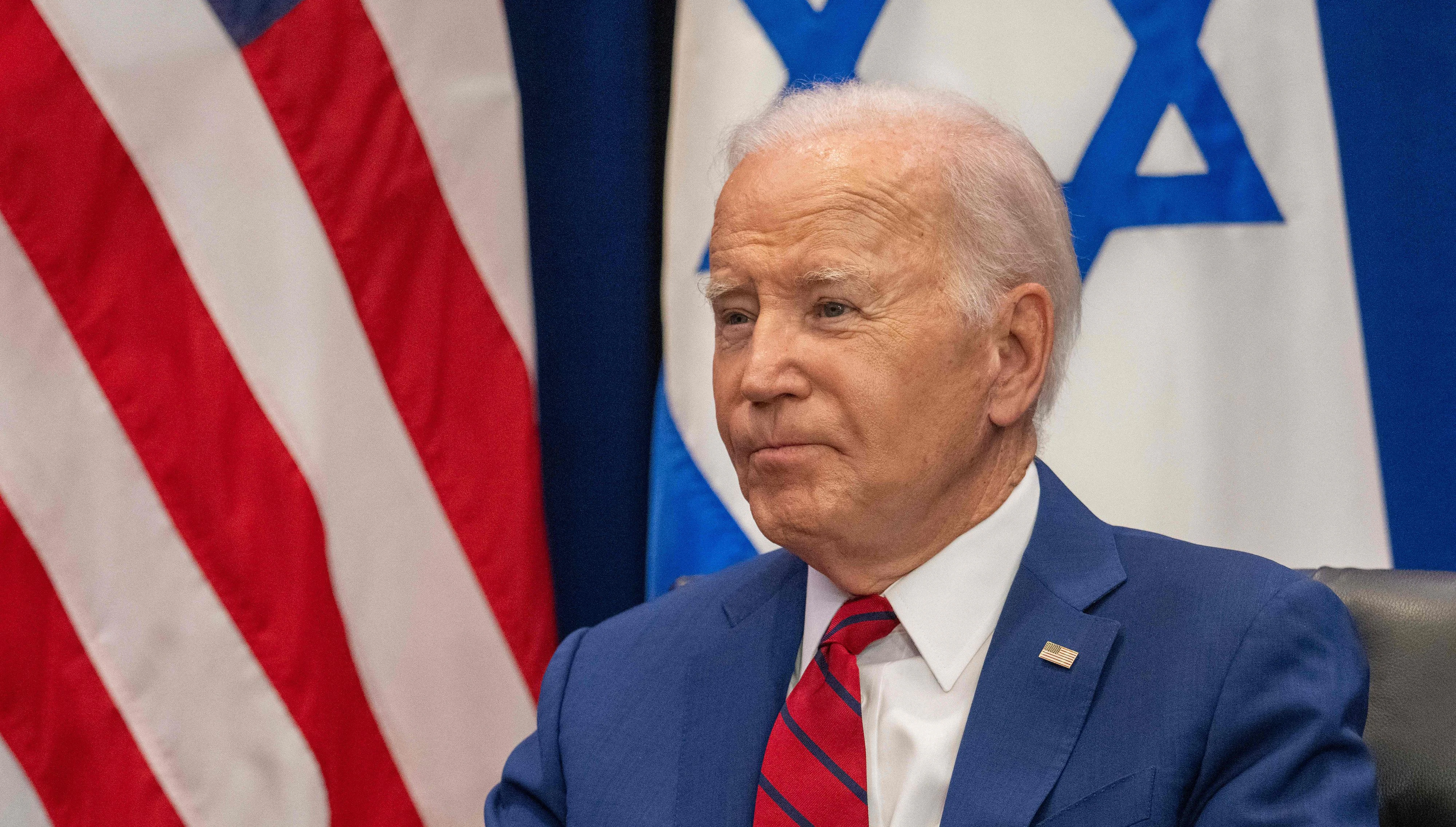 Download von www.picturedesk.com am 17.10.2023 (11:36).  US President Joe Biden listens during a meeting with Israeli Prime Minister Benjamin Netanyahu on the sidelines of the 78th United Nations General Assembly in New York City on September 20, 2023. (Photo by Jim WATSON / AFP) - 20230920_PD6379 - Rechteinfo: Rights Managed (RM) Nur für redaktionelle Nutzung! Werbliche Nutzung erfordert Freigabe: bitte schicken Sie uns eine Anfrage.