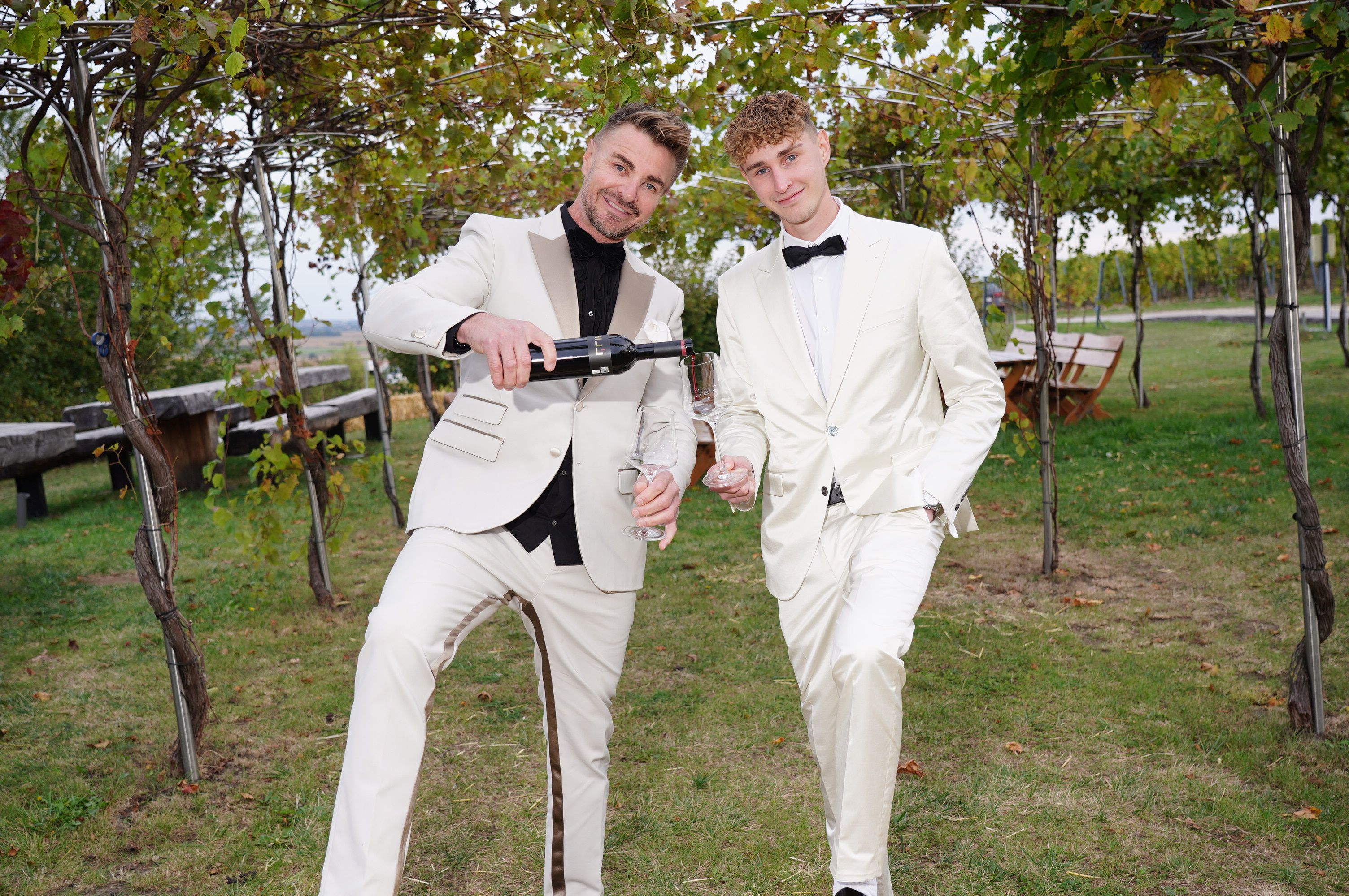 Leo Hillinger mit seinem Sohn, Leo Junior, der in seine Fußstapfen treten will.