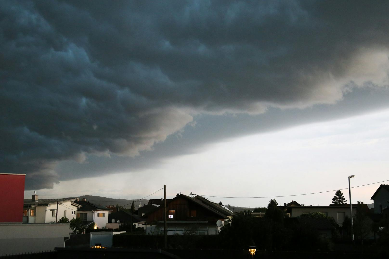 Eine Unwetterfront zieht über Österreich. Symbolbild.