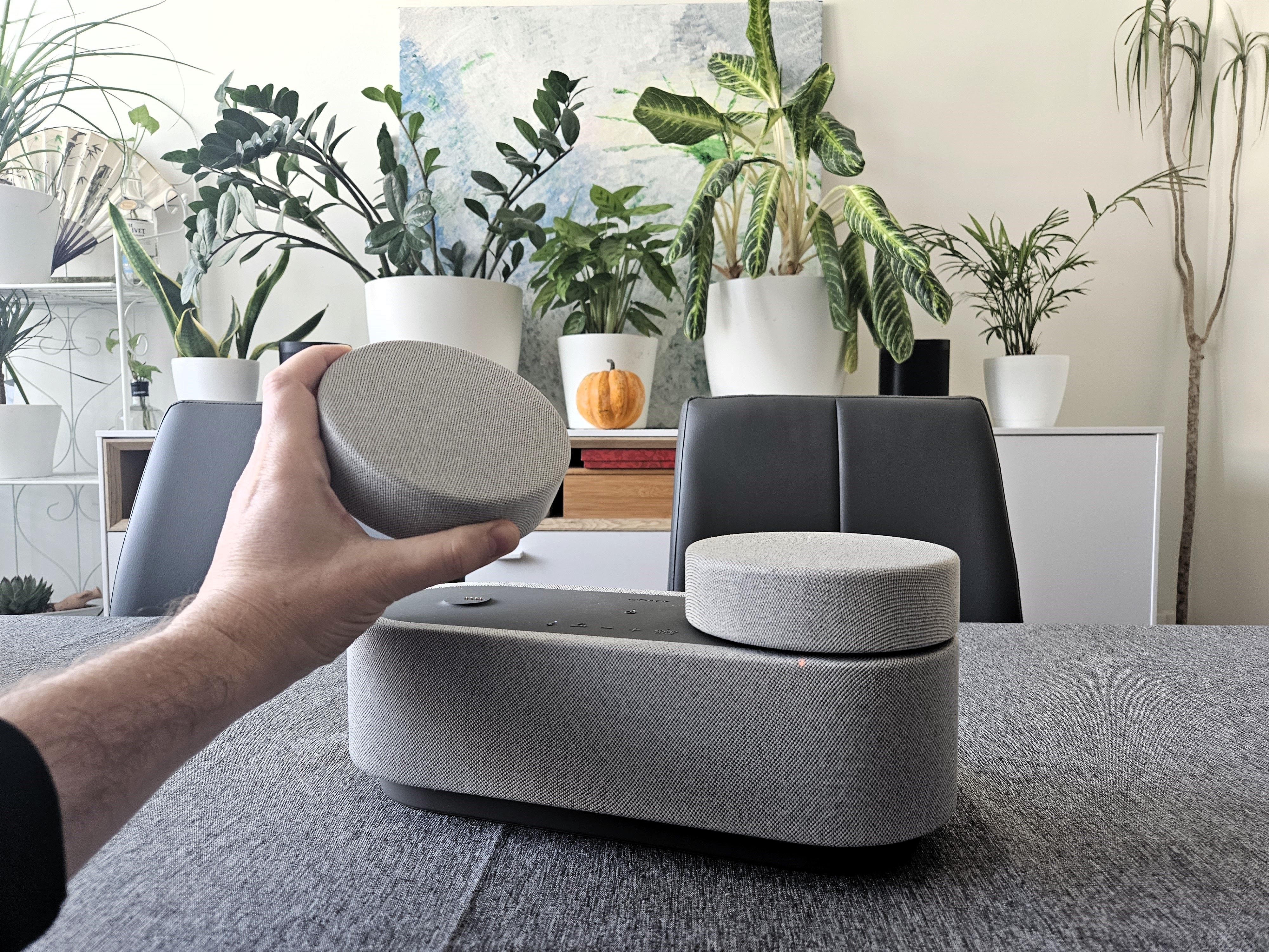 Das modulare Konzept der Sony HT-AX7 ist spannend – schade, dass der Lautsprecher nur per Bluettoth bespielt werden kann.