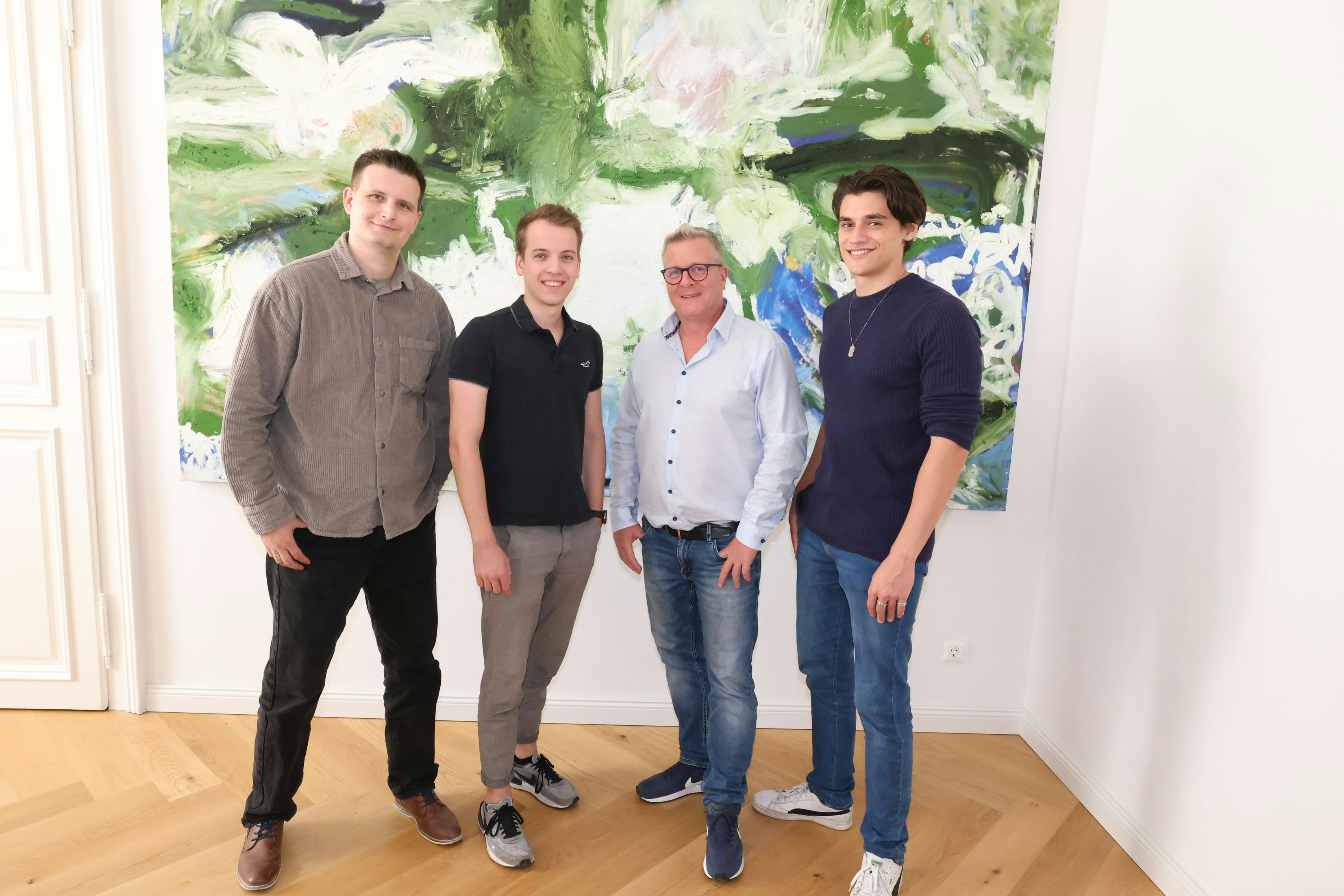 Die Technik-Mannschaft um CTO Alexander Ottitzky (2.v.r.) setzte den anspruchsvollen Relaunch um.