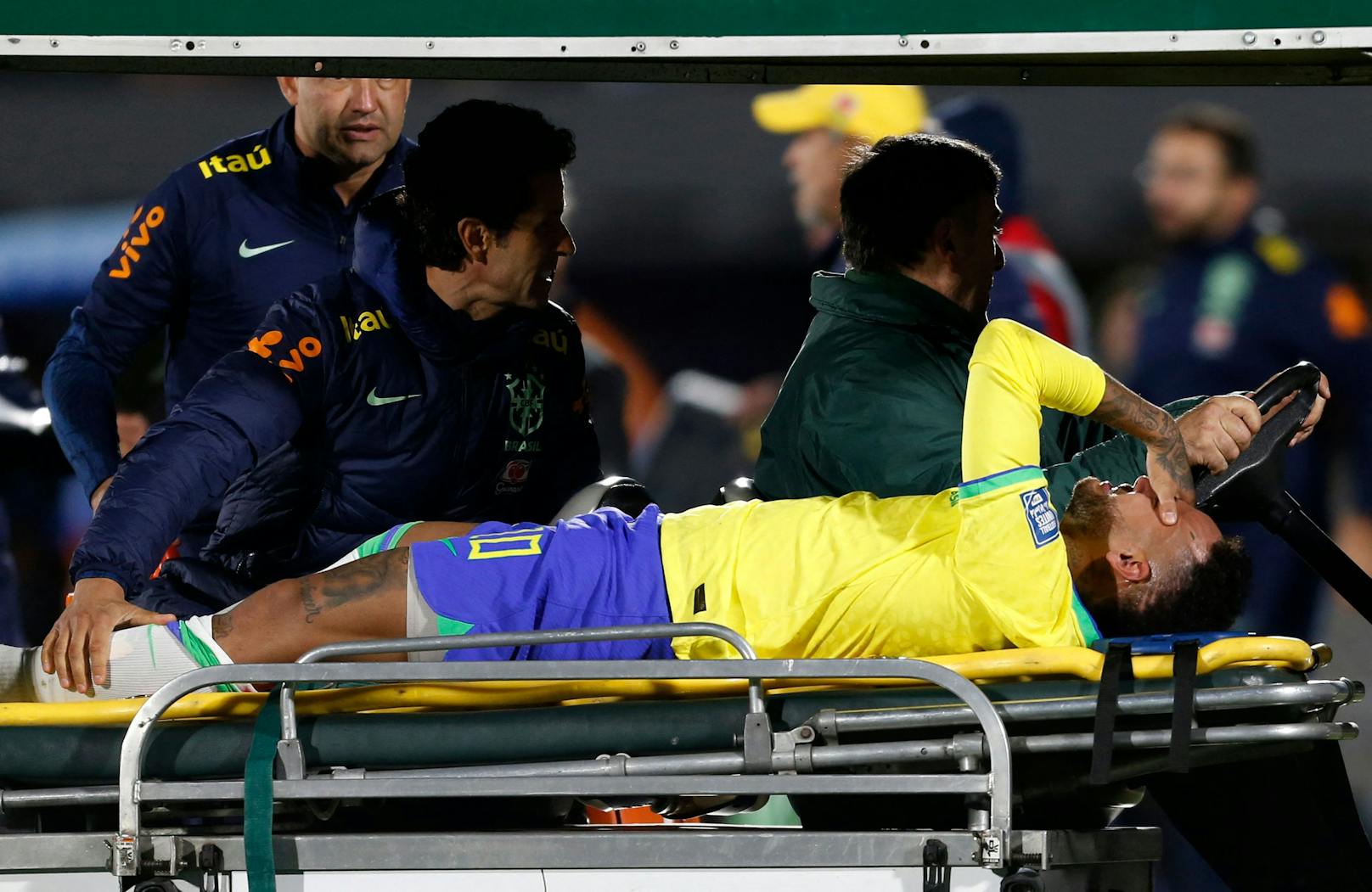 Schwer verletzt! Neymar unter Tränen vom Platz gebracht