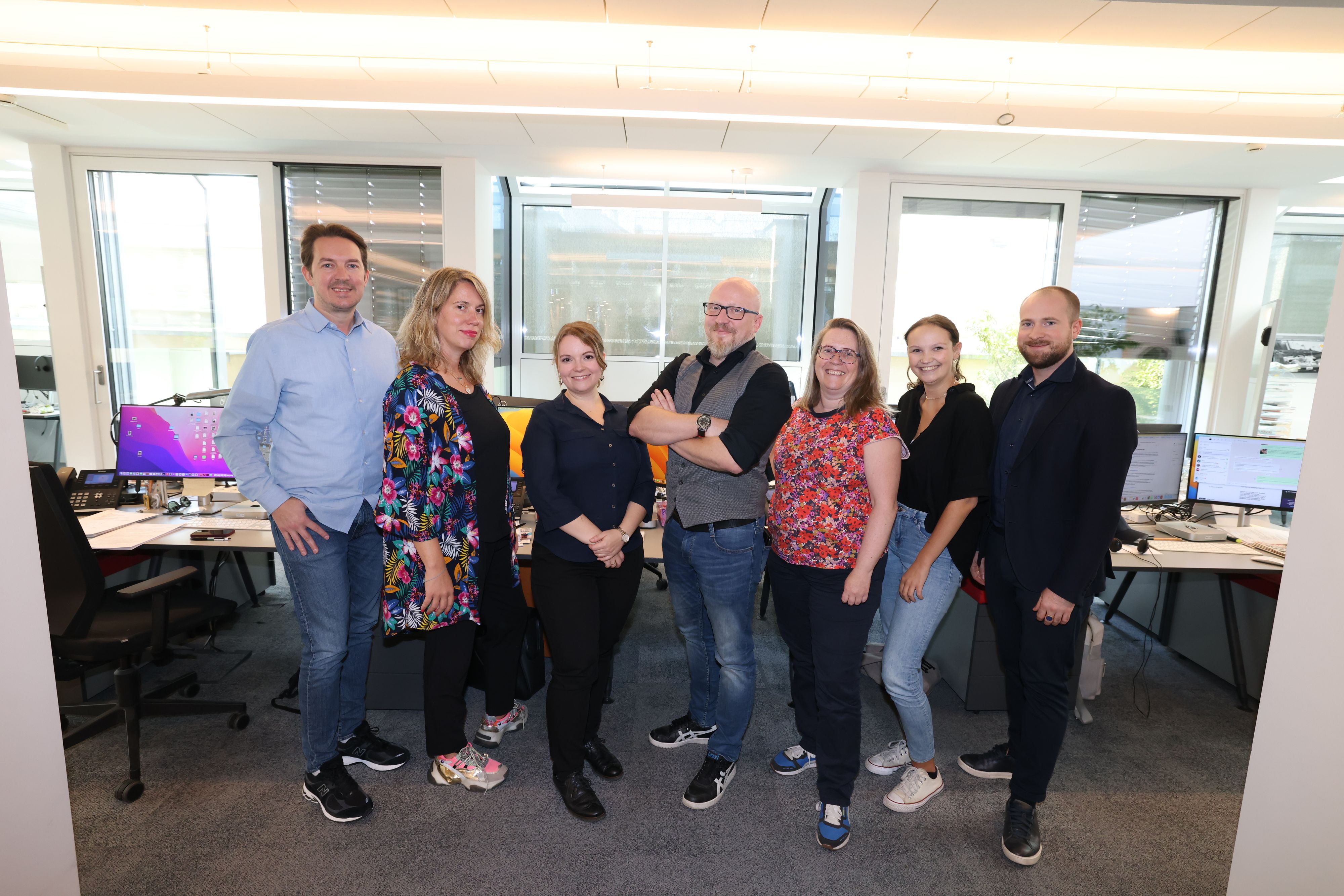 Das Chronik-Team in Wien: Thomas Peterthalner, Sandra Kartik, Yvonne Mresch, Claus Kramsl, Christine Ziechert, Nicole Oirer und Christian Tomsits (von links nach rechts)