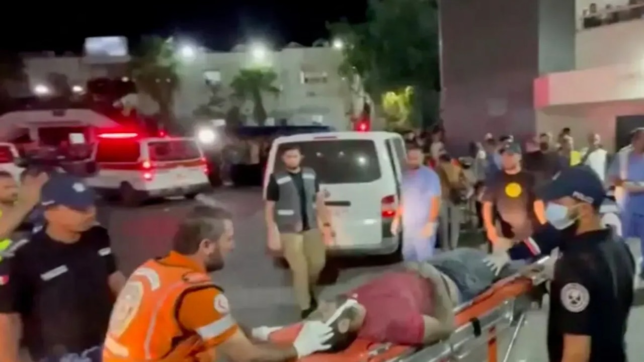 Heute.at - Raketen-Einschlag! Verheerende Explosion in Gaza-Spital