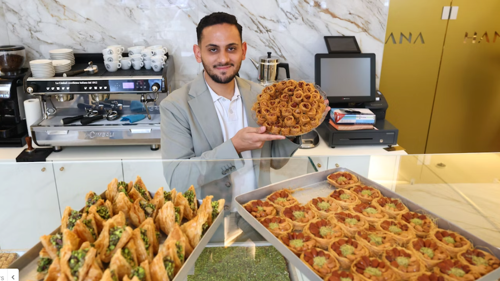Baklava von Hamza Imara (30), ein Wiener mit ägyptischen Wurzeln. Als Hamza Imara die Patisserie Hana gründete, hatte er ein erklärtes Ziel: Die Geschmäcker seiner Heimat nach Österreich zu bringen.
