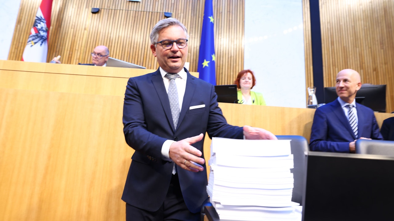 Heute.at - Weniger als gedacht – Budget-Minus 2023 bei 8 Mrd. Euro