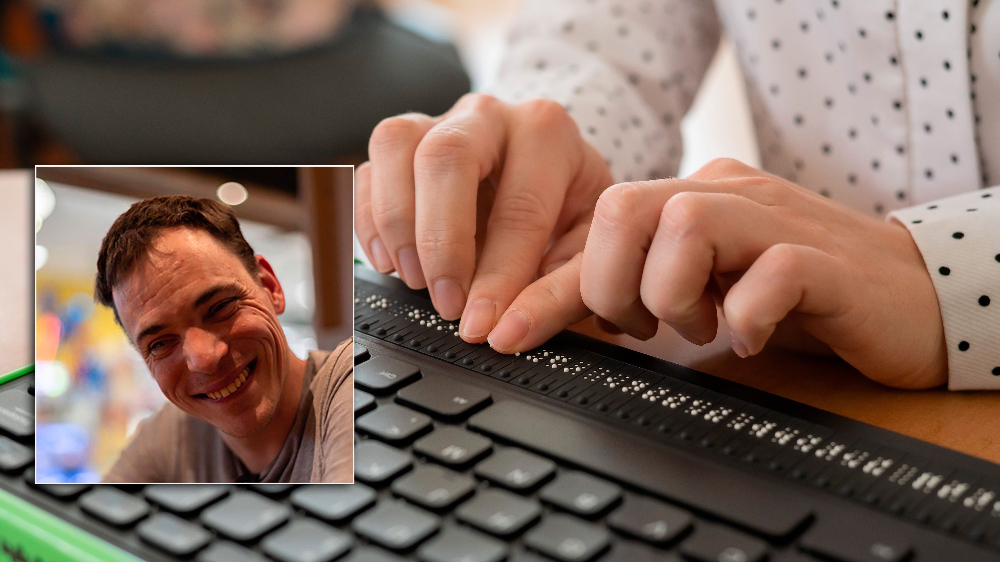 Hannes Kammerhofer macht sich dafür stark, dass Blinde wie er in Zukunft mehr im Internet lesen können.