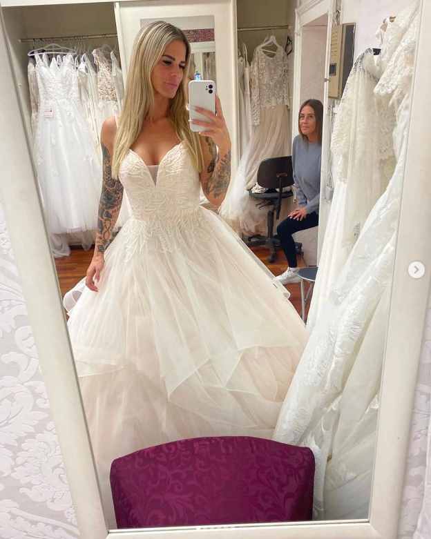 Die Wienerin Tamara heiratet sich am Sonntag selbst.