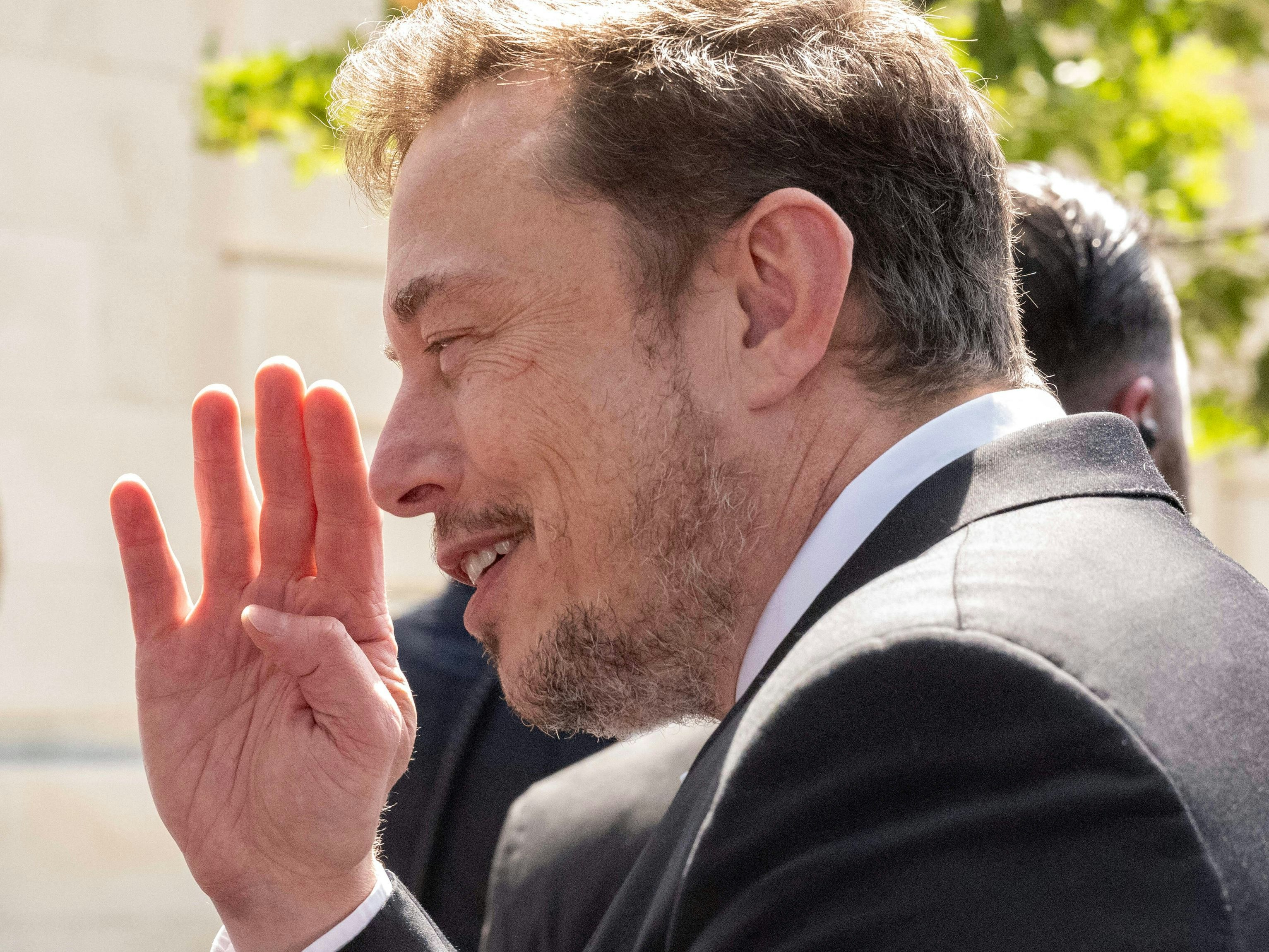 Tech-Milliardär Elon Musk könnte mit seinem Dienst X bald Bye-bye zur EU sagen.