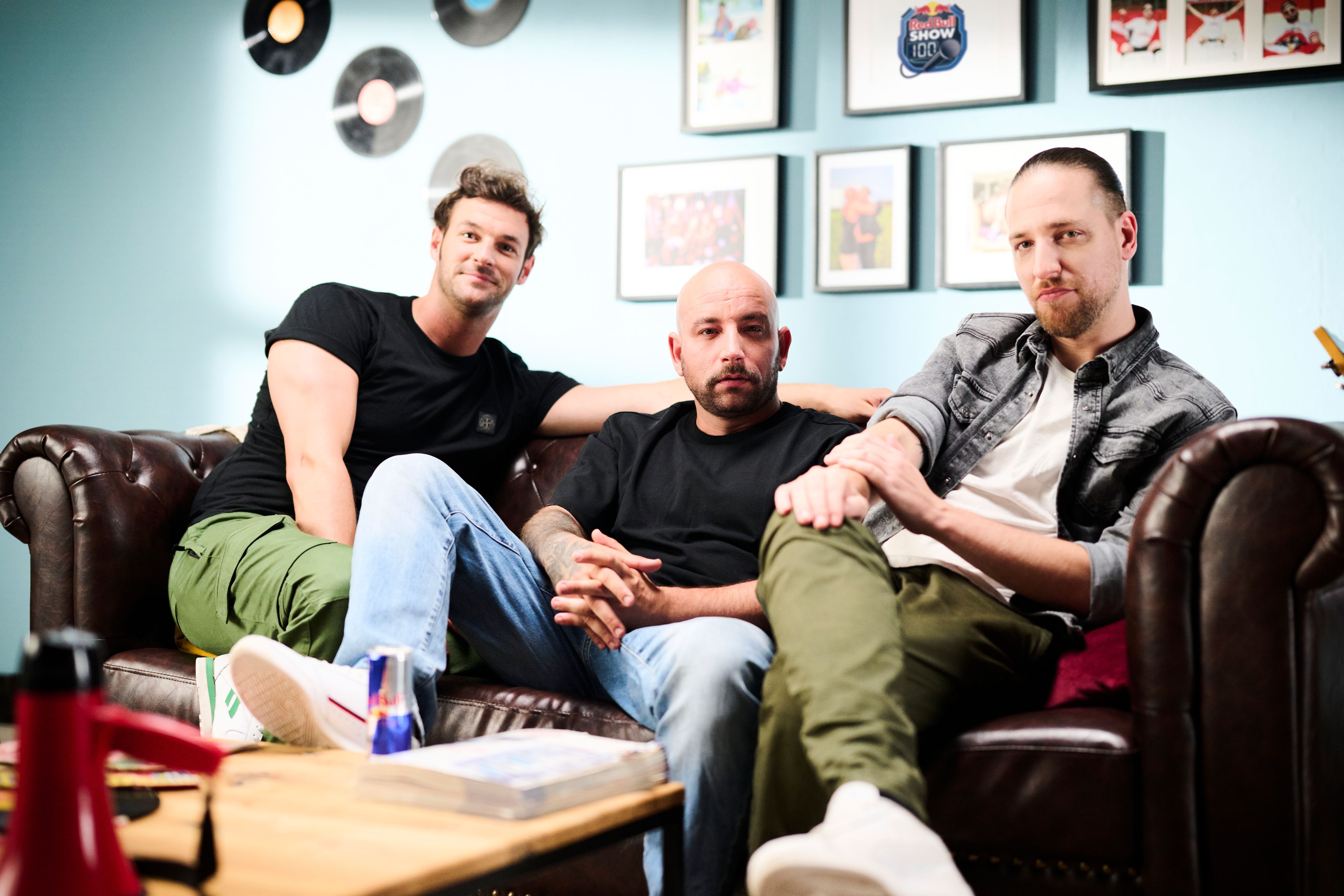 Paul Pizzera, Christopher Seiler und Daniel Fellner während des Shootings zur Red Bull Show 100 in Amstetten.