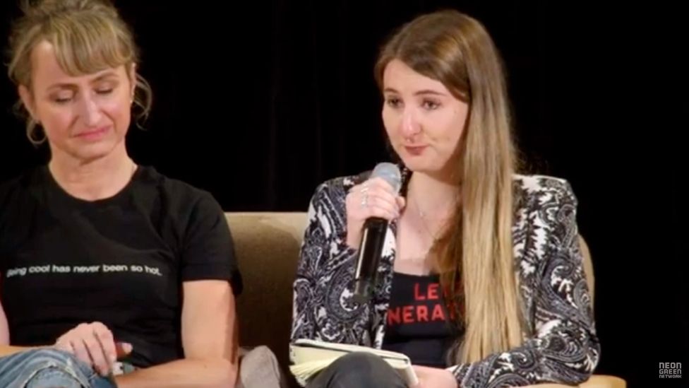 Klima-Aktivistin Marina Canaval-Hagen brach bei einer persönlichen Ansprache an Bundespräsident Alexander Van der Bellen bei den "ERDgespräche 2023" in Tränen aus.