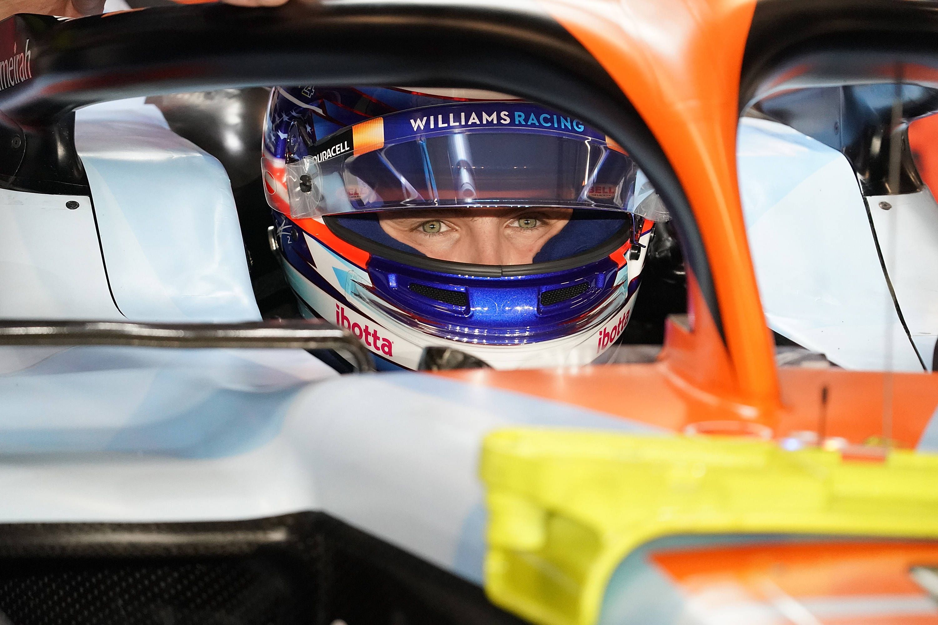 Williams-Pilot Logan Sargeant muss noch um sein Cockpit kämpfen. 