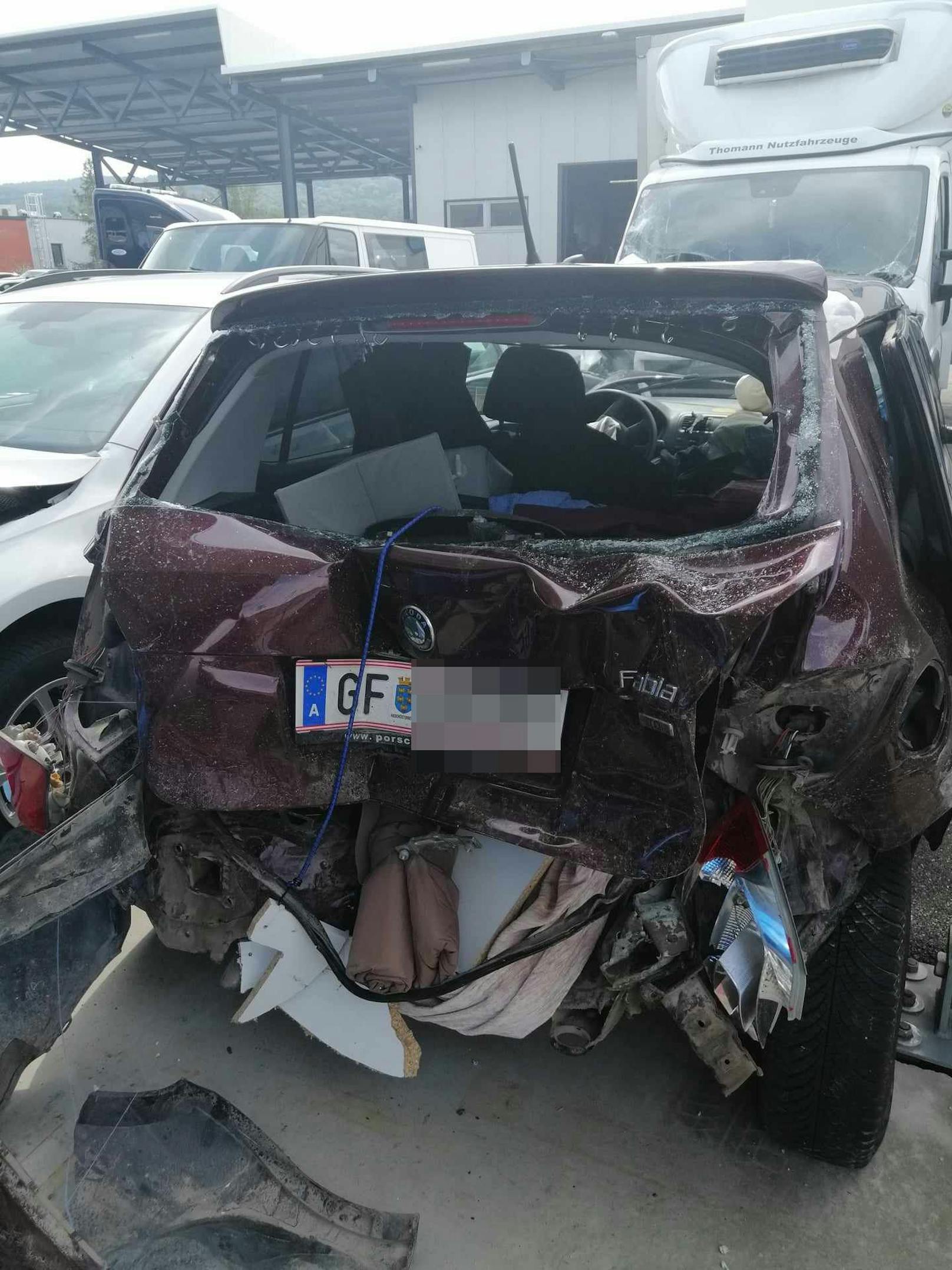 Der Wagen der 60-Jährigen nach dem Unfall.