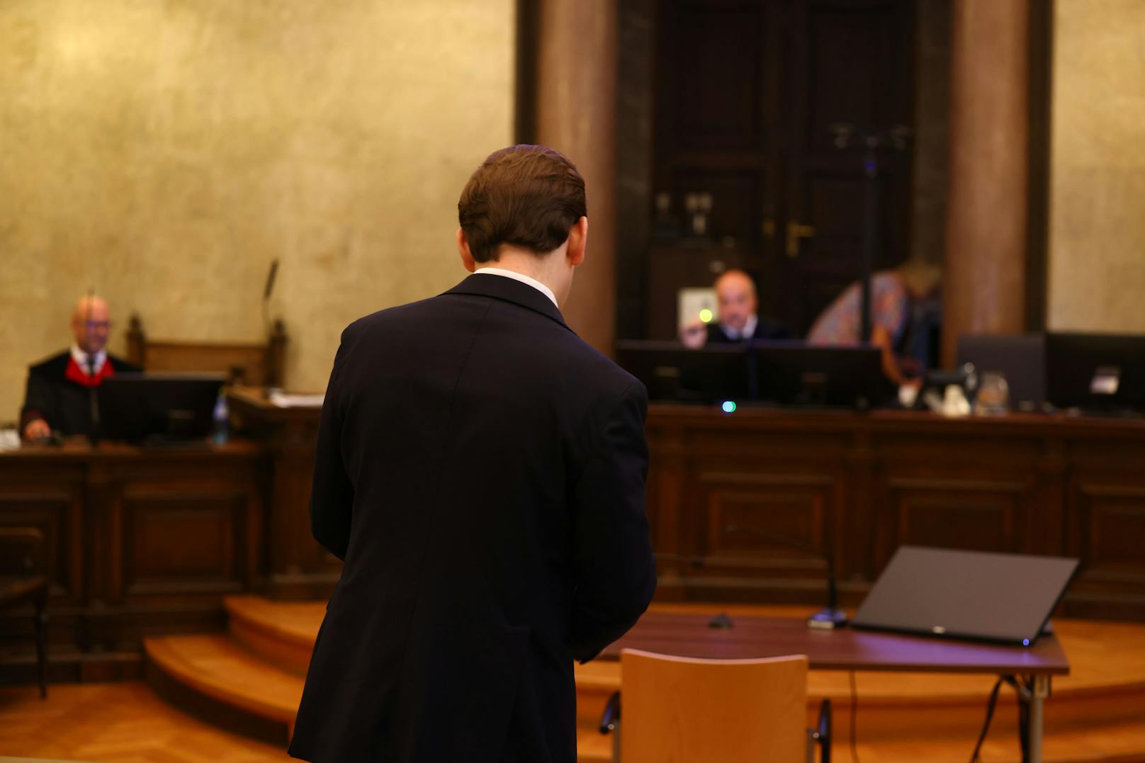 Sebastian Kurz vor Gericht - hier wird er befragt.
