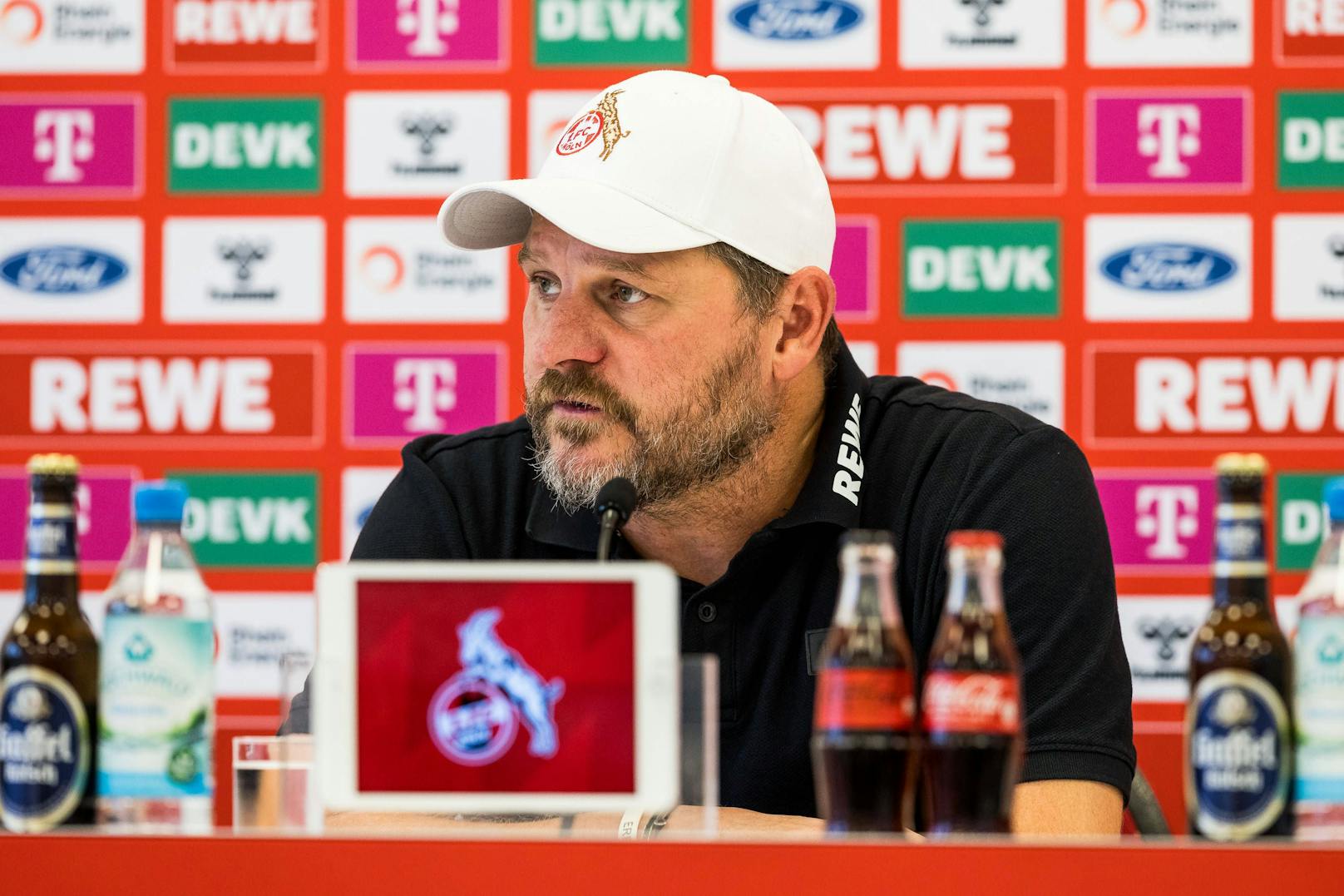 Medienrunde mit Köln-Coach plötzlich abgebrochen