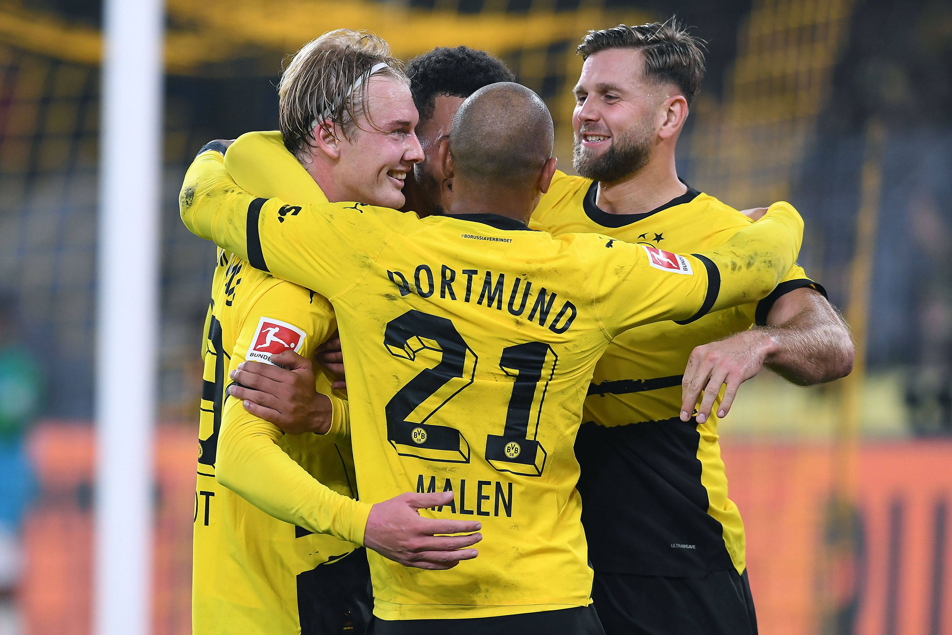 Julian Brandt bejubelt seinen Treffer gegen Werder Bremen. 