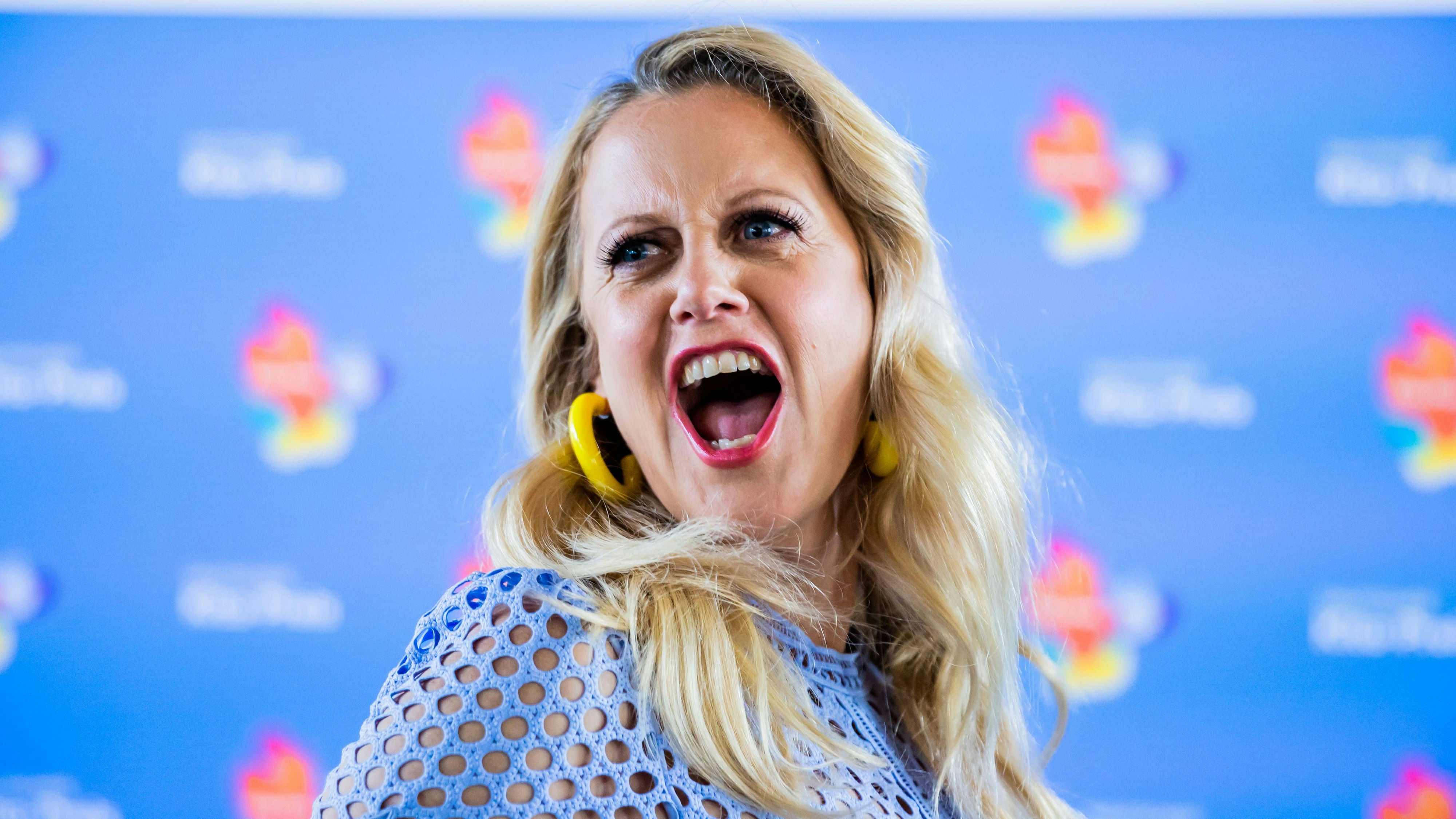 Download von www.picturedesk.com am 21.10.2023 (11:46).  16 May 2023, Berlin: Barbara Schöneberger, presenter, reacts before the award ceremony of the German Kita Award. Photo: Christoph Soeder/dpa - 20230516_PD9778 - Rechteinfo: Rights Managed (RM)