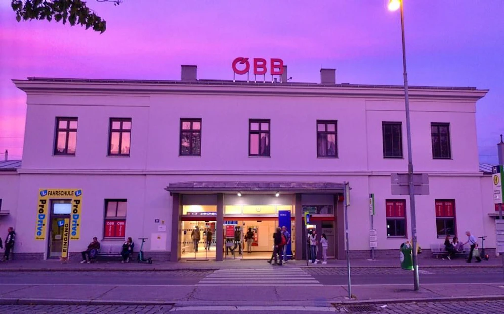 Massenschlägerei am Bahnhof Mödling