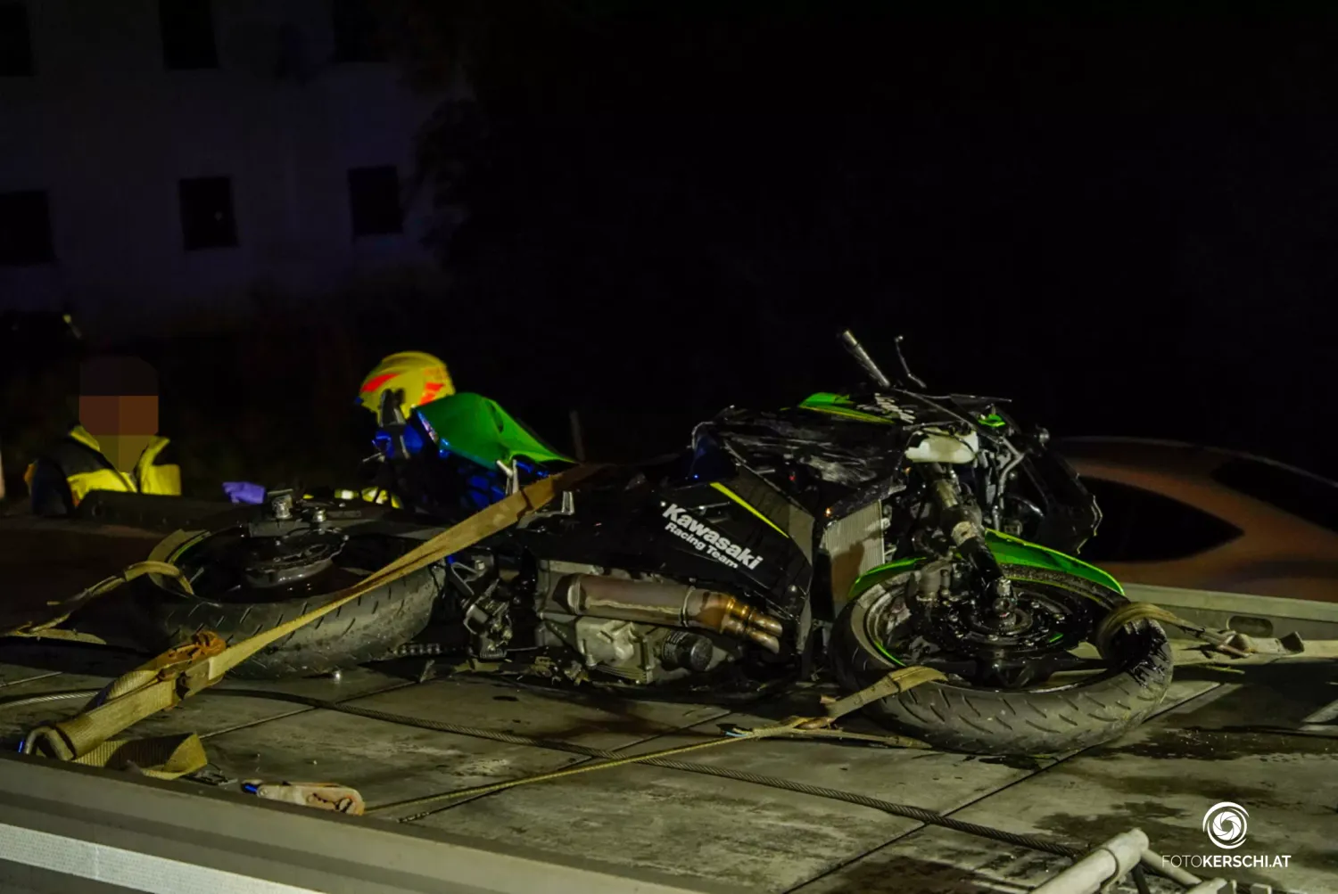 Der junge Motorradfahrer wurde bei dem Crash verletzt.