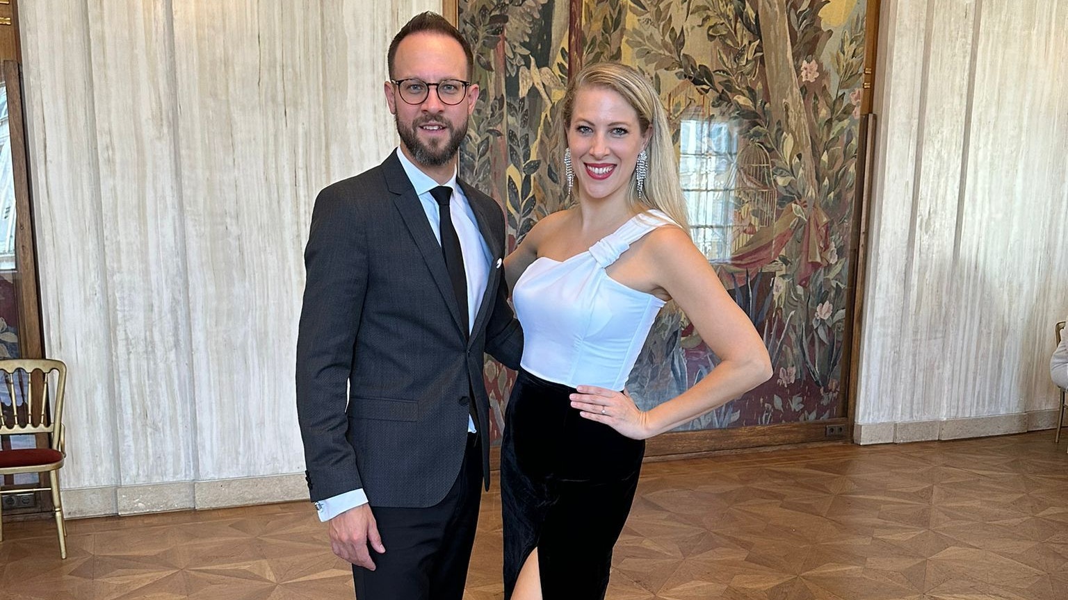 Maria Angelini-Santner und ihr Bruder Christoph Santner sind für die Eröffnung zuständig 