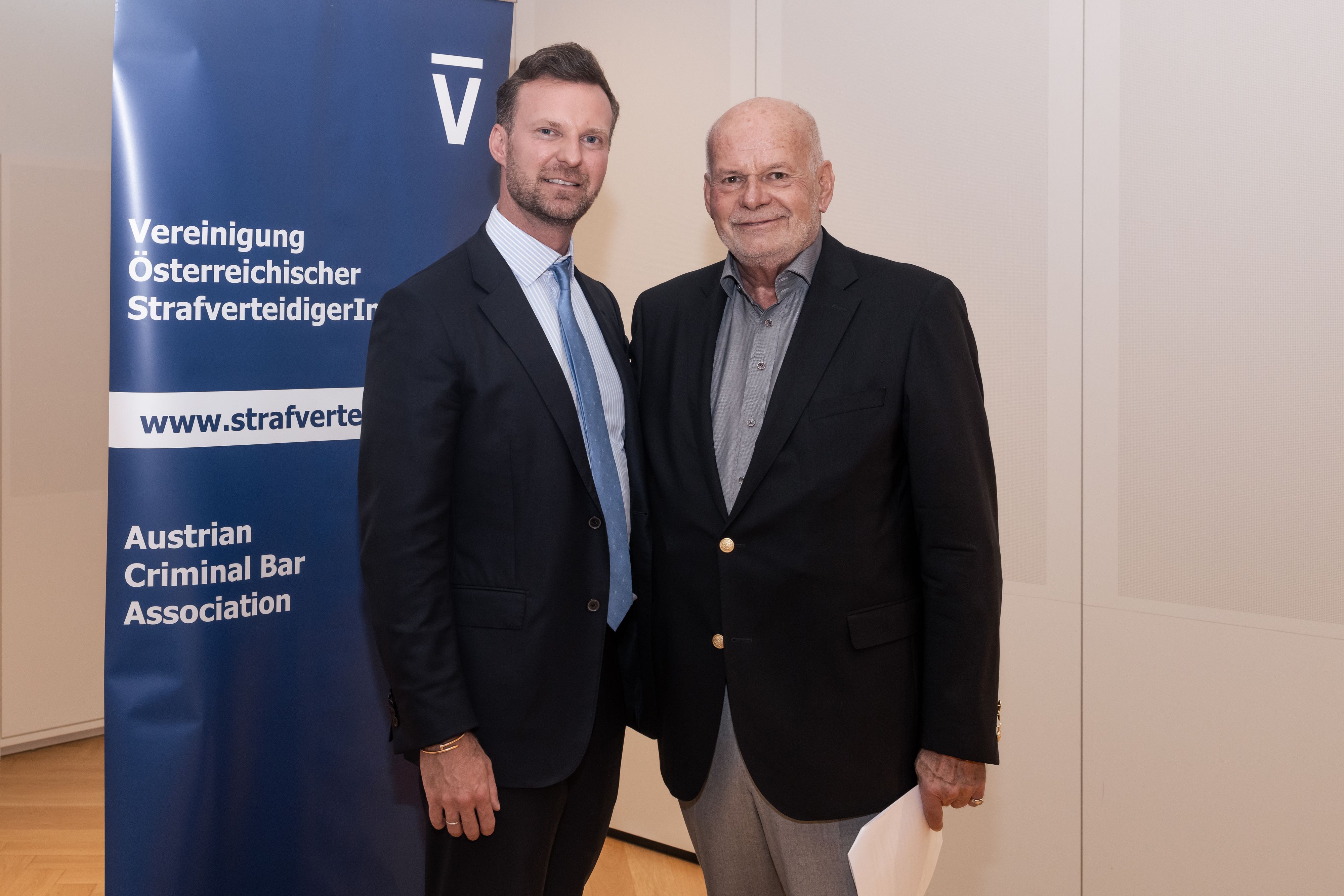 Philipp Wolm übernahm nun von Anwalts-Legende Manfred Ainedter.