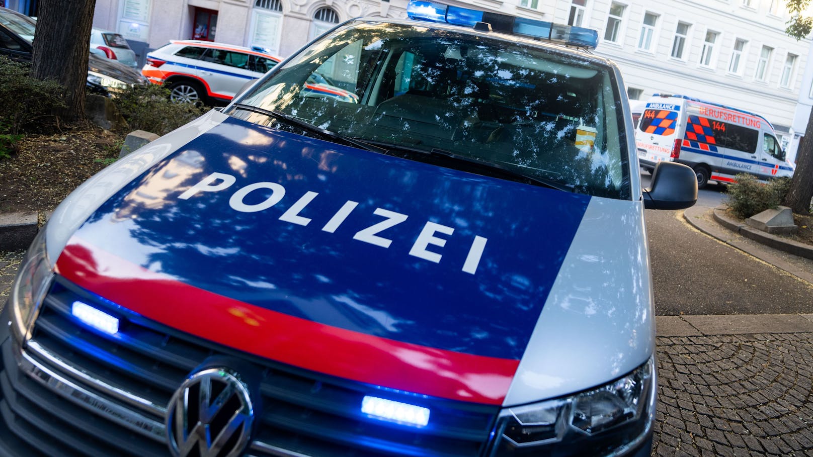 Auto in Tiefgarage aufgebrochen – Duo festgenommen