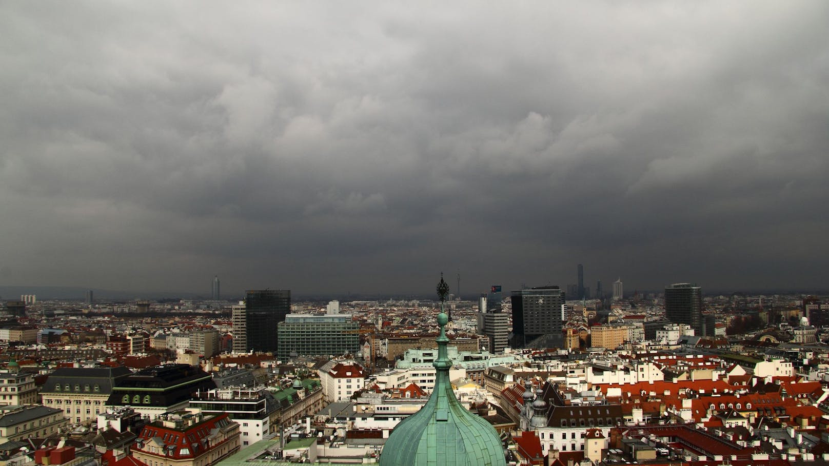 Unwetter-Warnungen! Heftiger Sturm trifft jetzt Wien