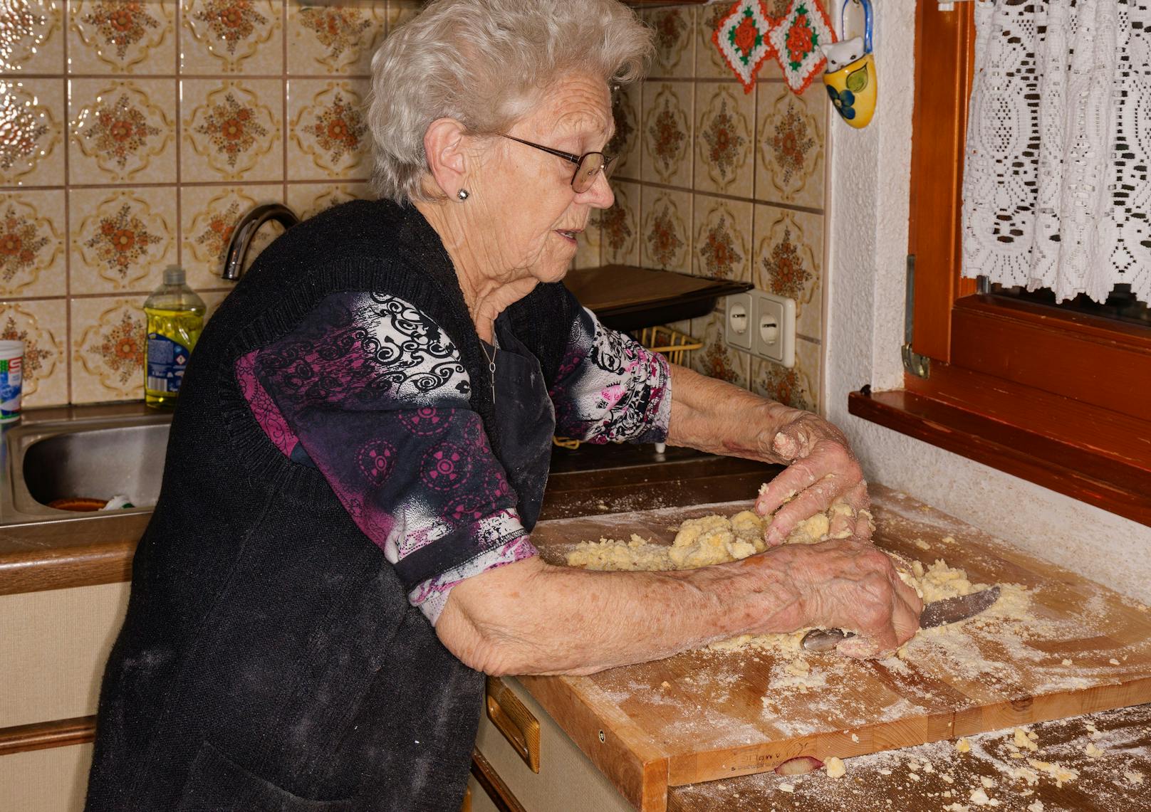 Gertrude Lechner liebt es zu Backen und zu Kochen.